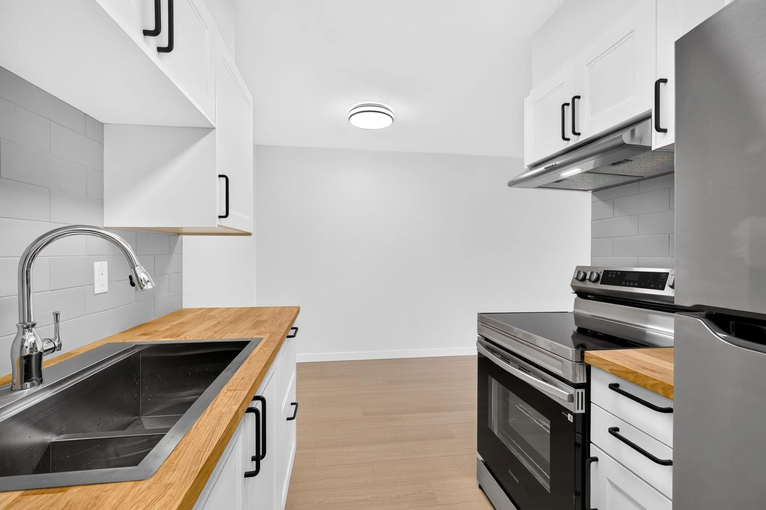 466 E Eighth Avenue #305