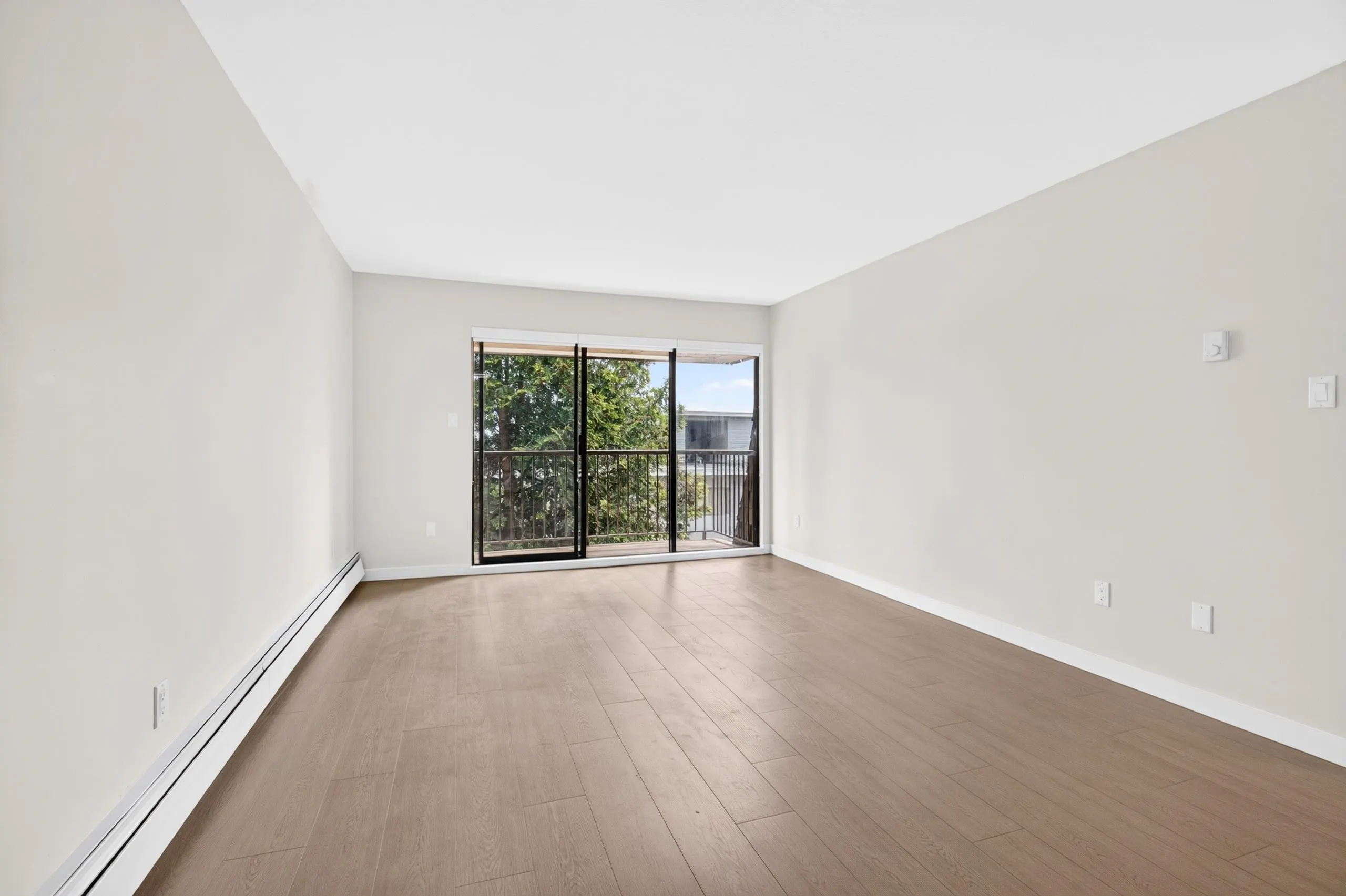 466 E Eighth Avenue #305