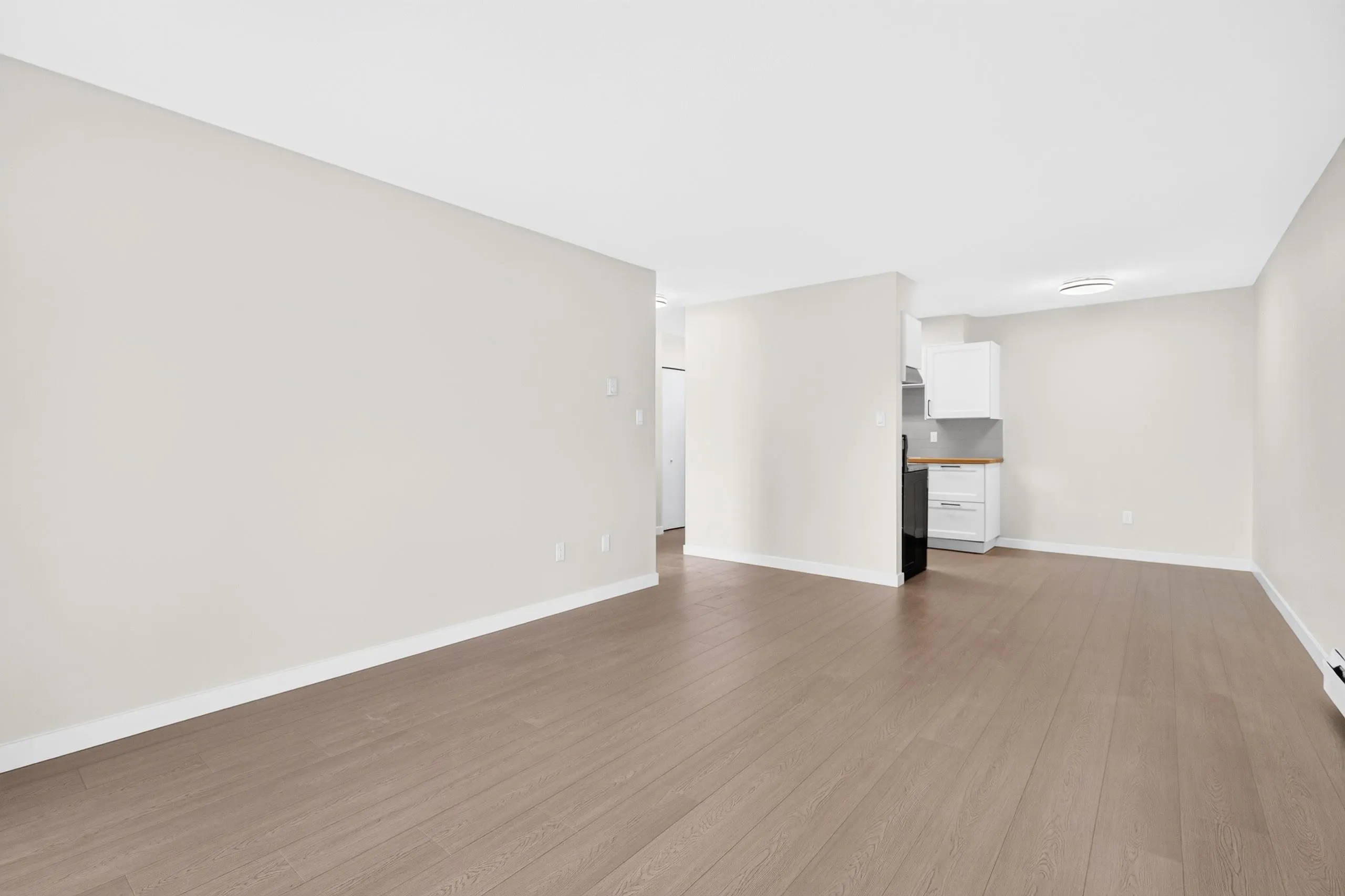 466 E Eighth Avenue #305