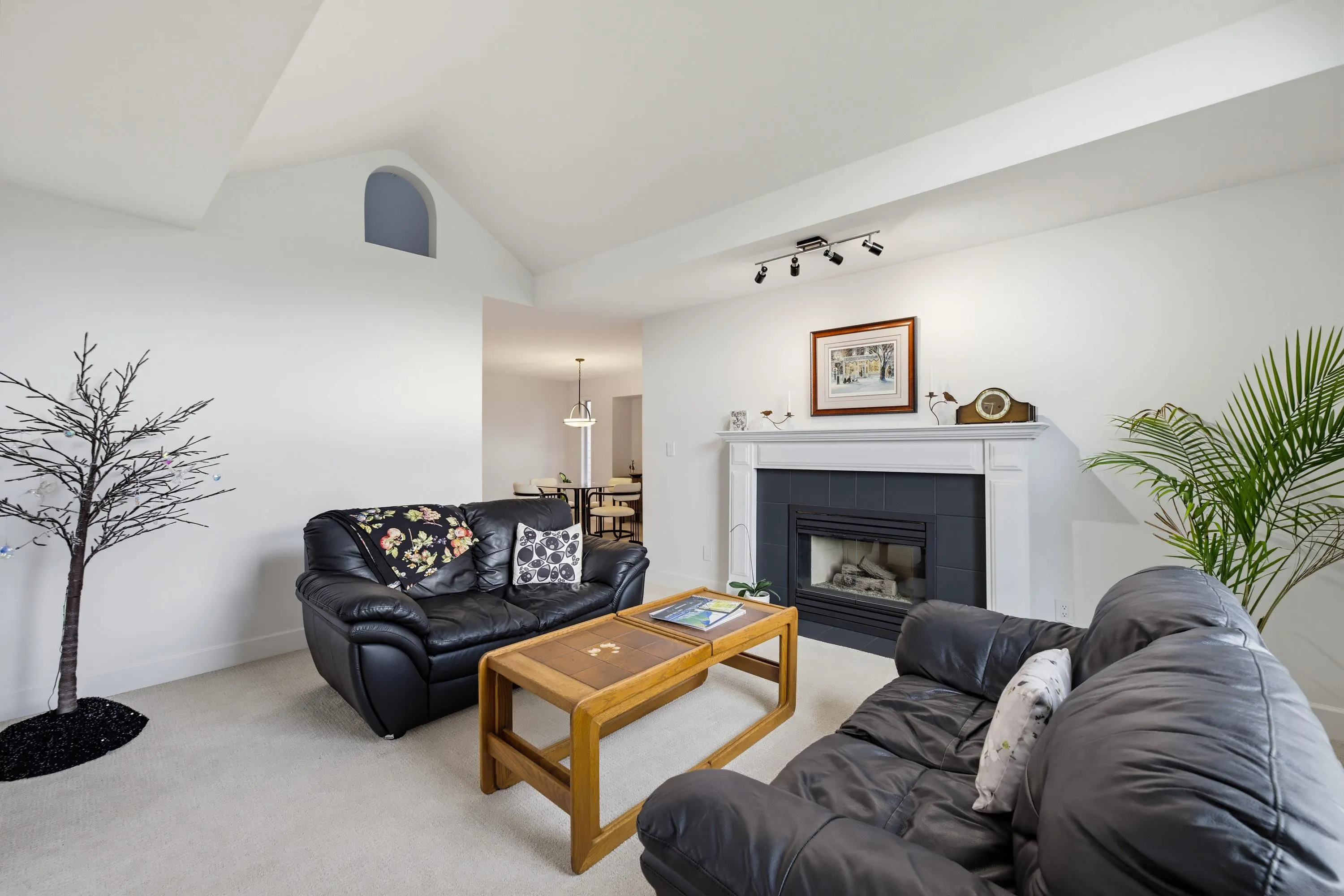 6469 Meadow Place