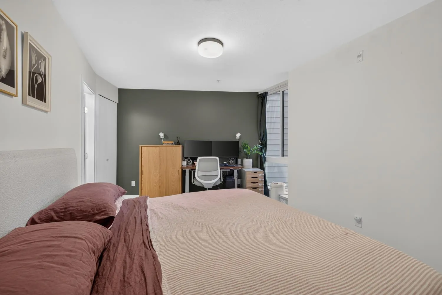 733 W 3rd Street #402