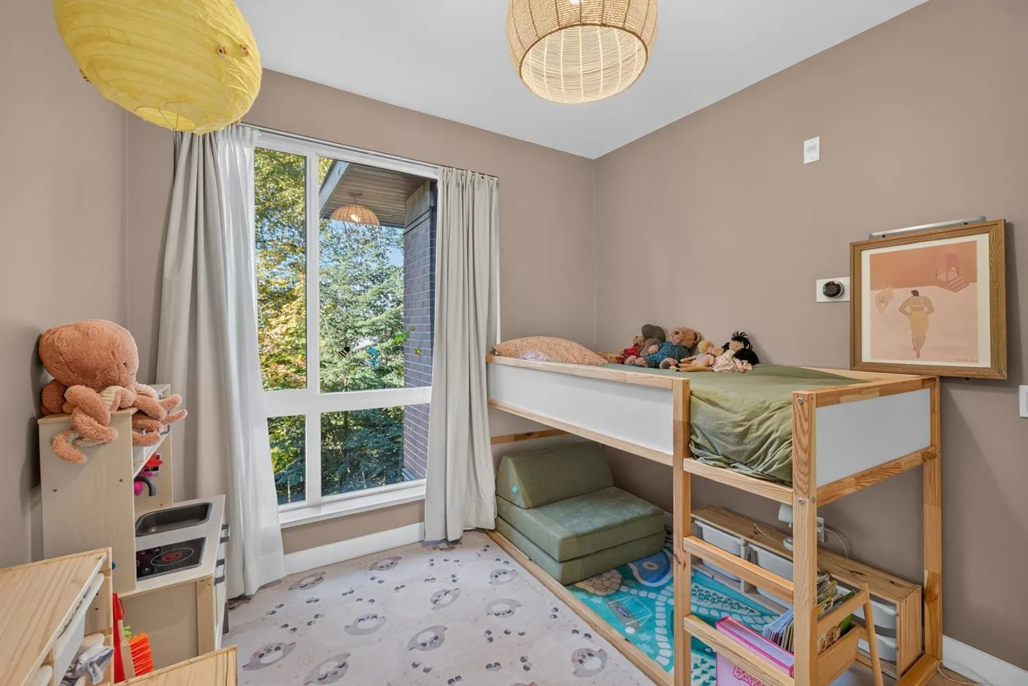 733 W 3rd Street #402