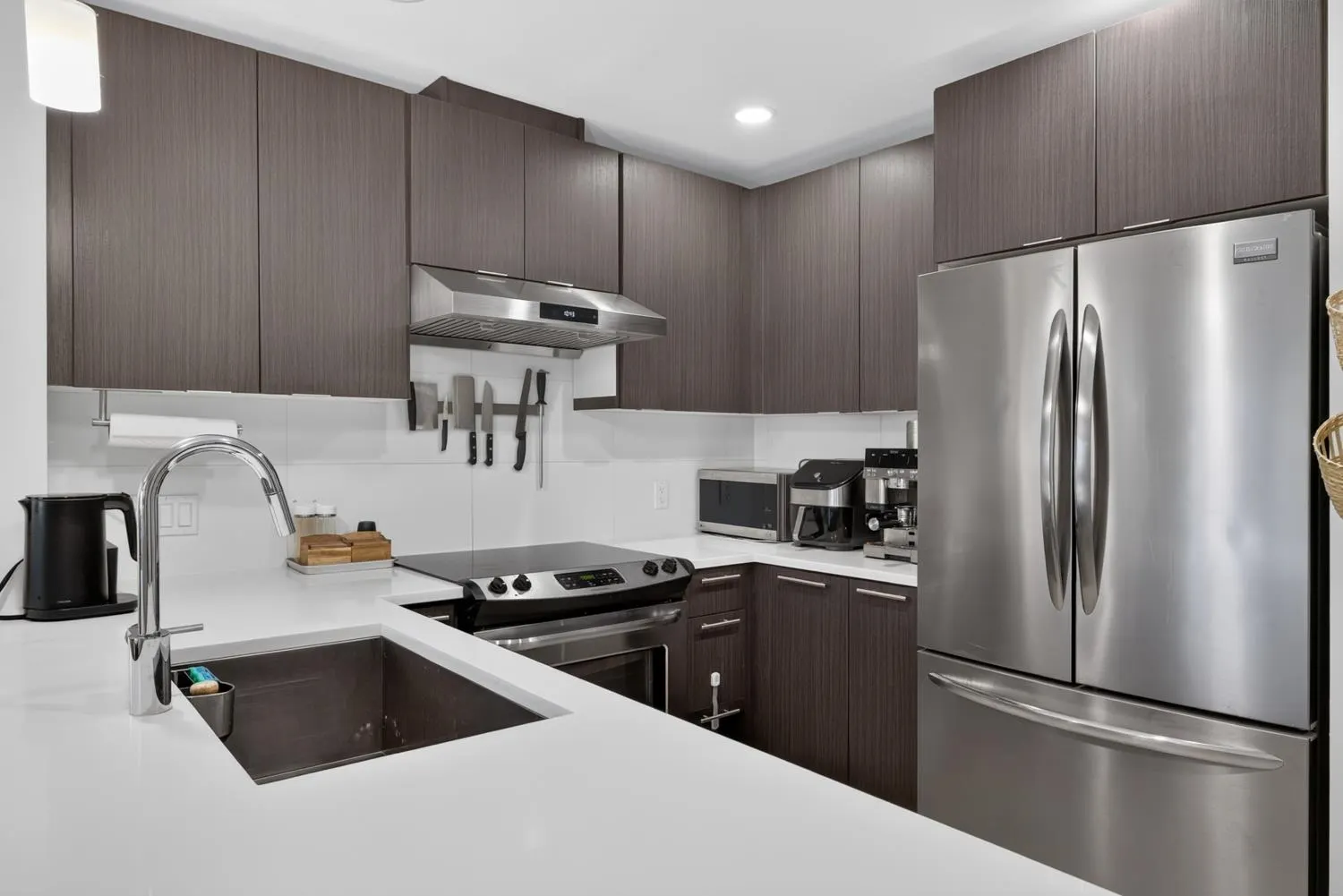 733 W 3rd Street #402