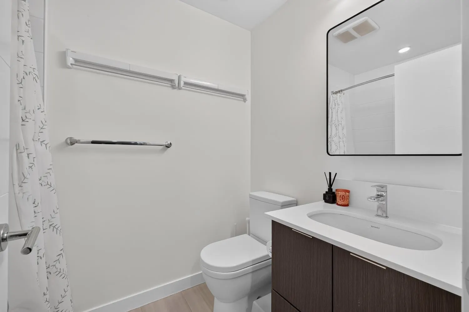 733 W 3rd Street #402
