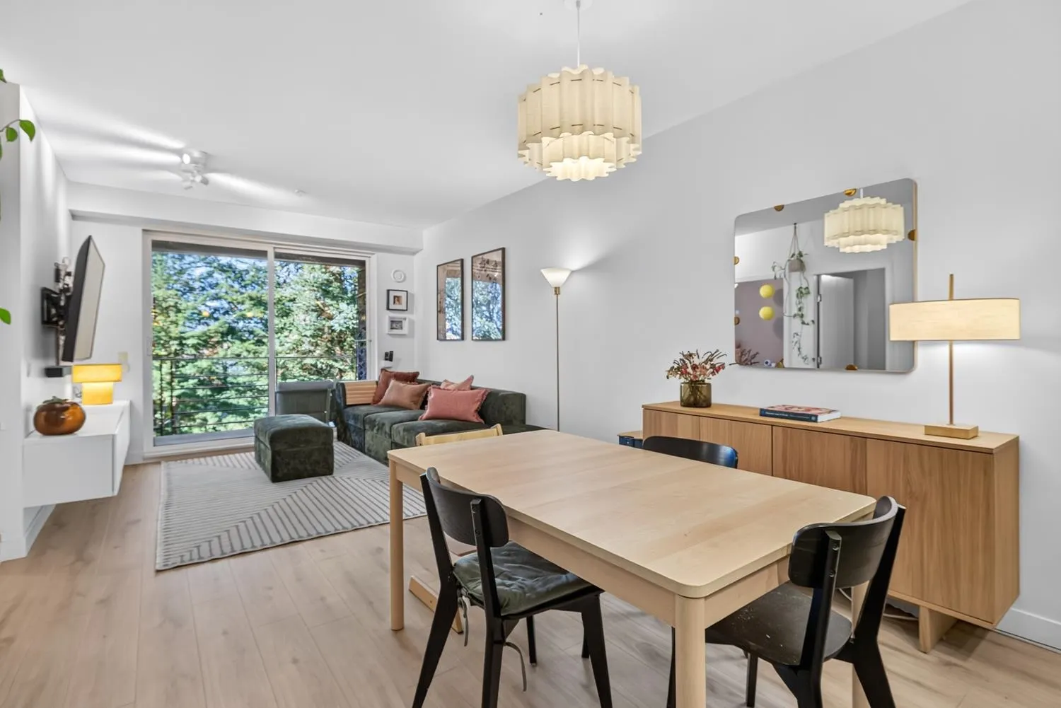 733 W 3rd Street #402