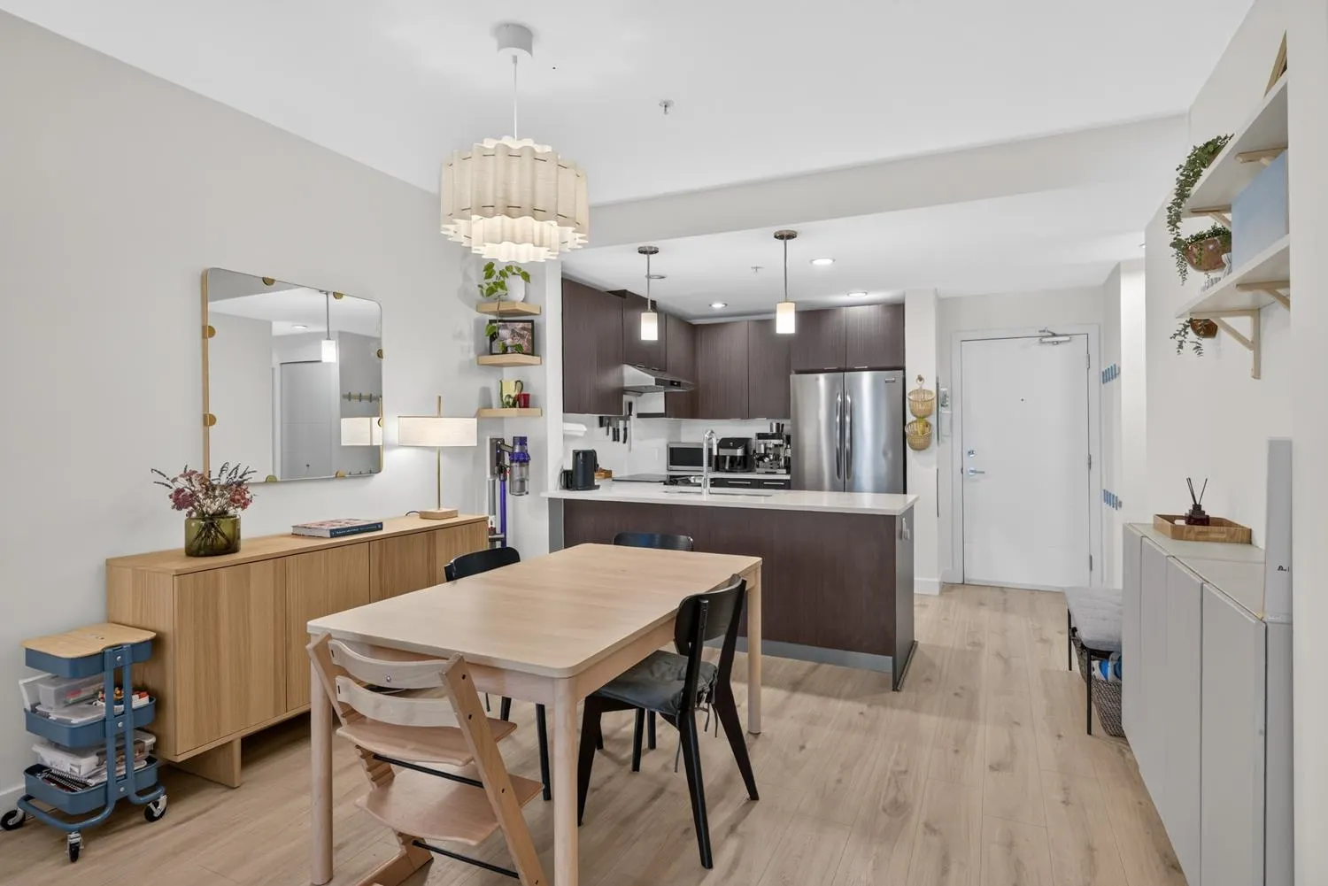 733 W 3rd Street #402