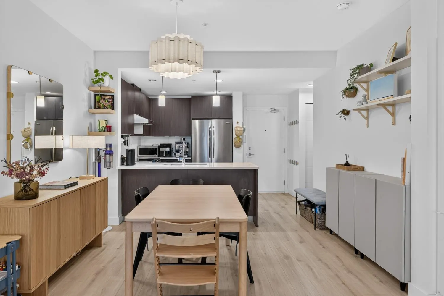 733 W 3rd Street #402