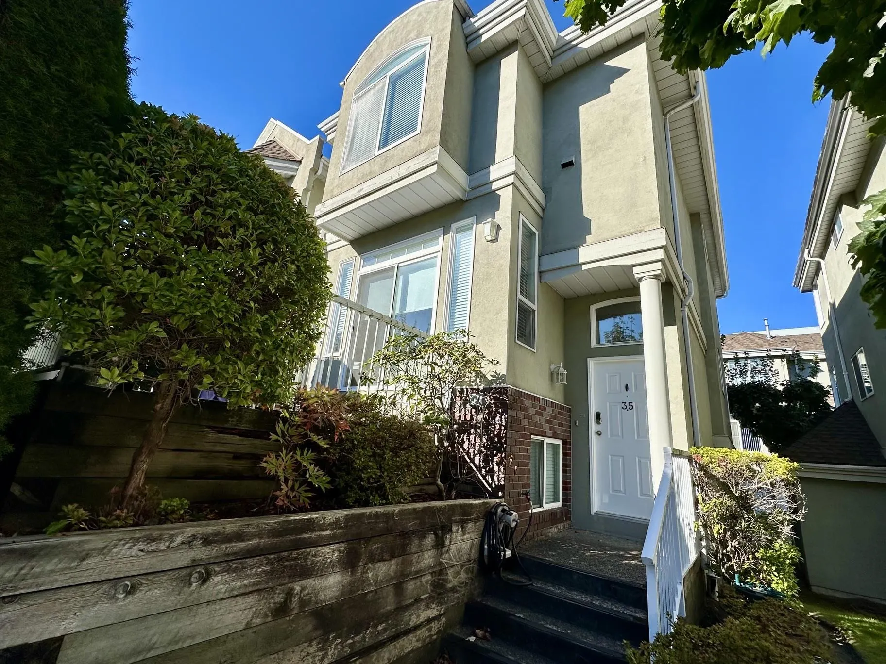 5840 Dover Crescent #35