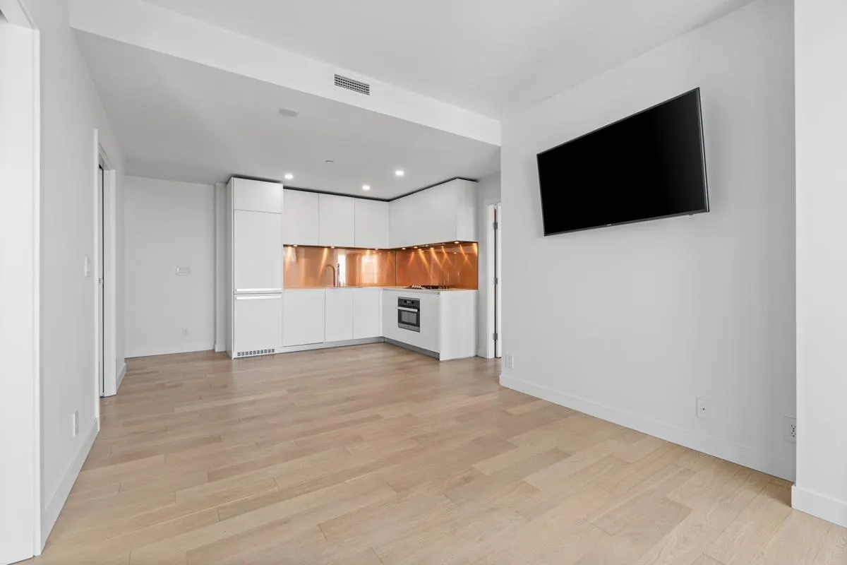 1480 Howe Street #3105