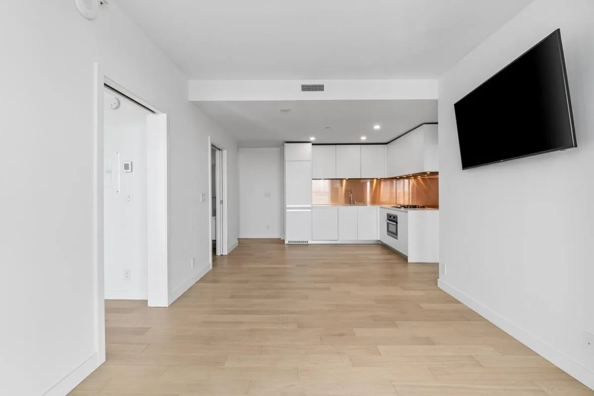 1480 Howe Street #3105