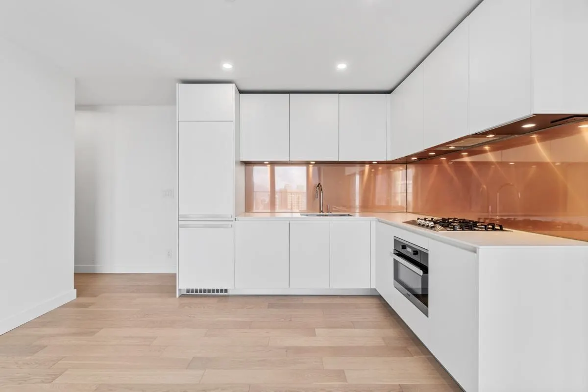 1480 Howe Street #3105