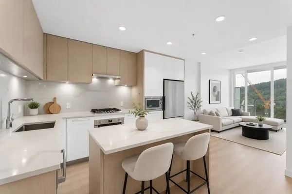 567 Clarke Road #903