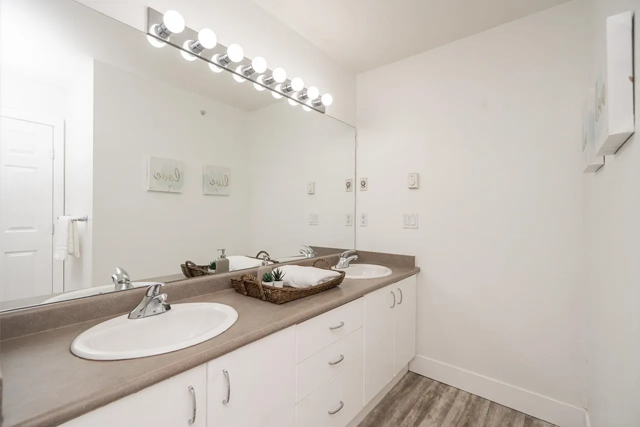 8968 208 Street #15