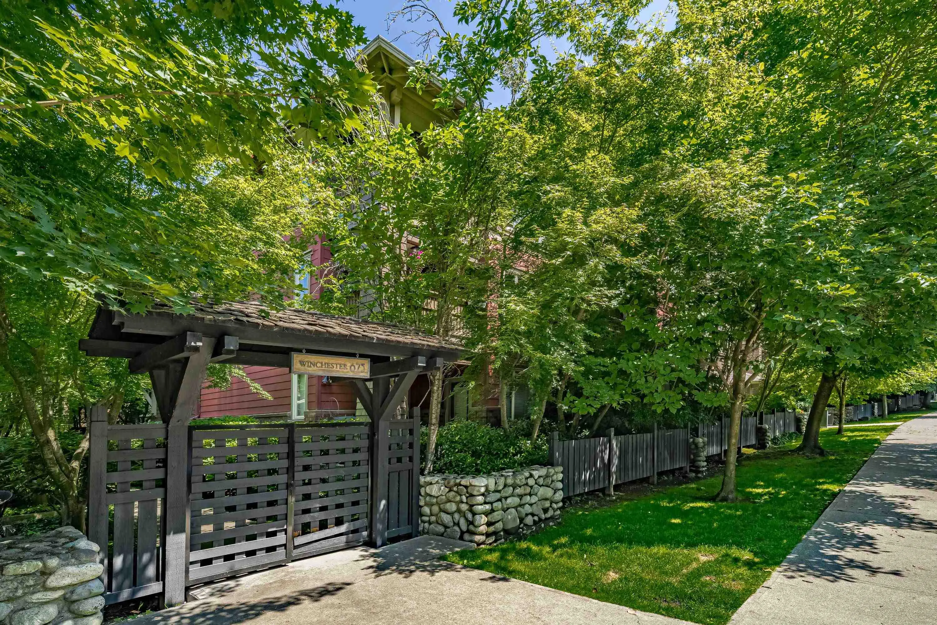 675 Park Crescent #108