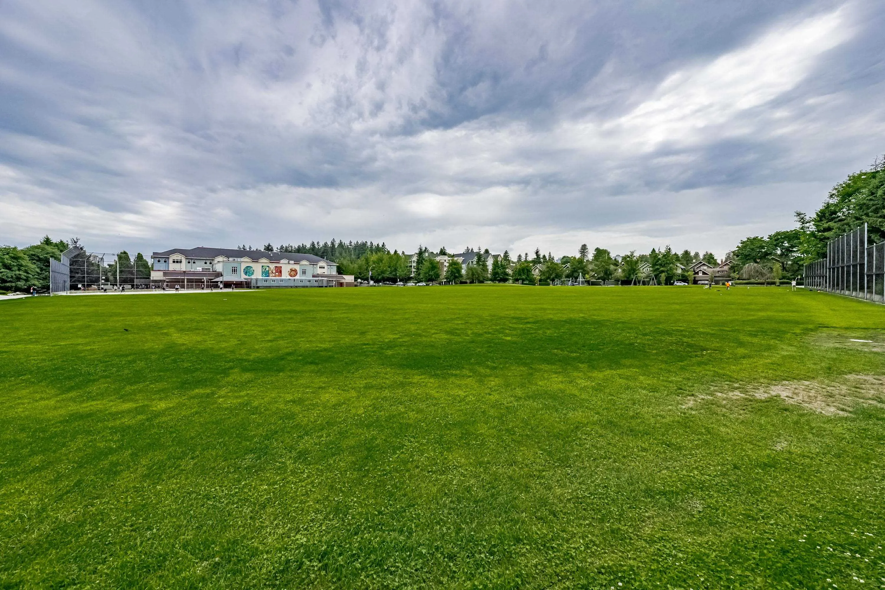 675 Park Crescent #108
