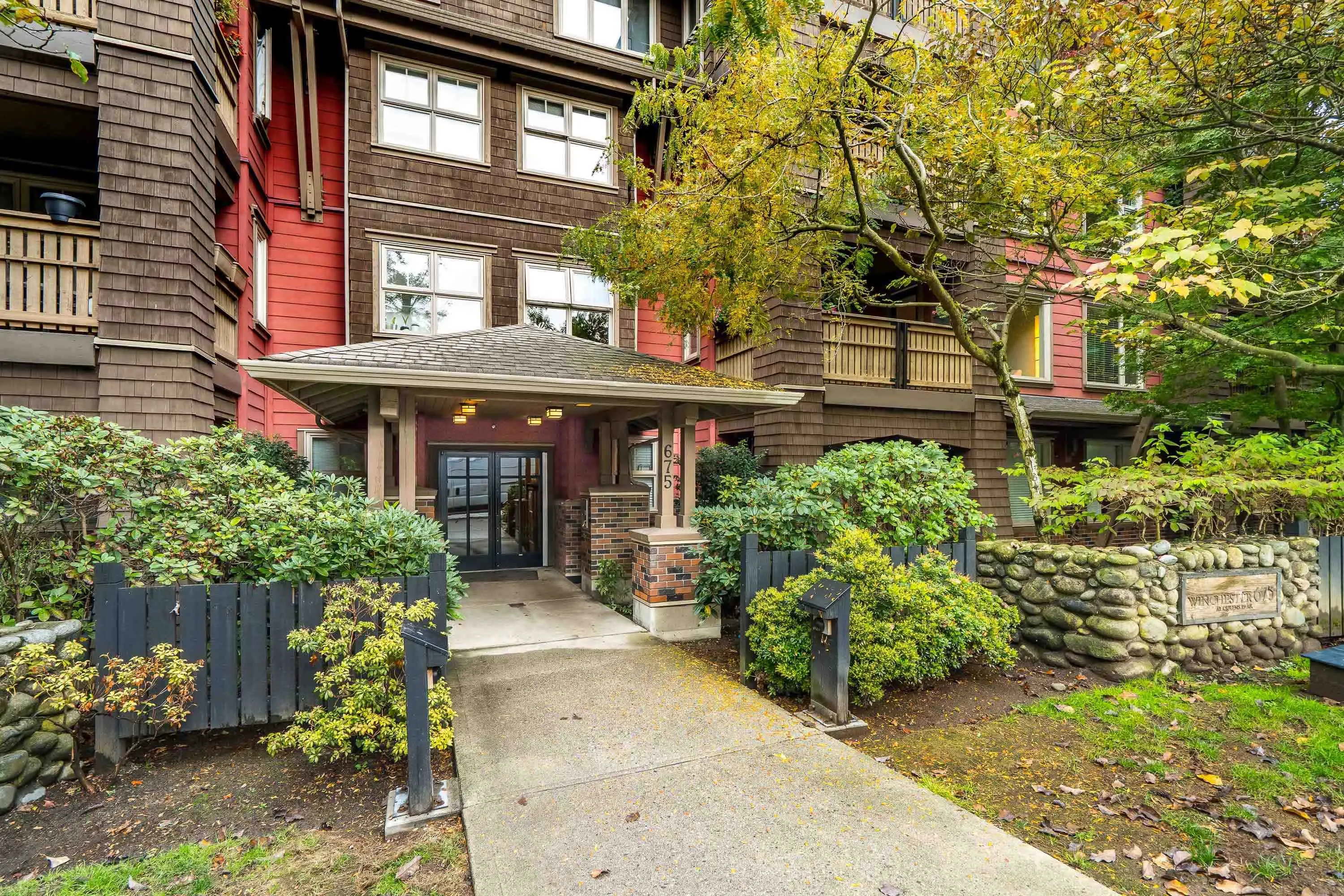 675 Park Crescent #108