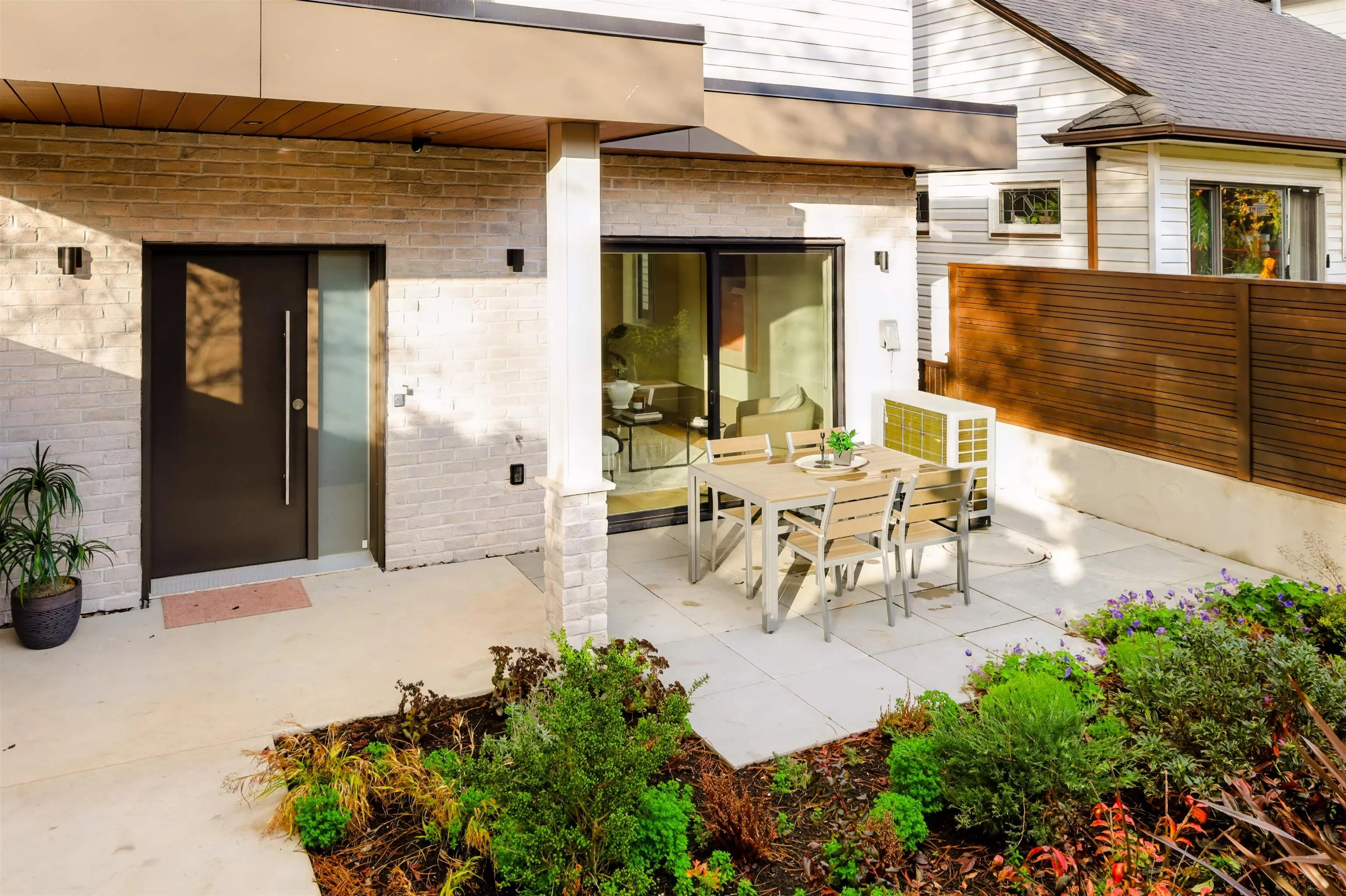 2211 William Street #1