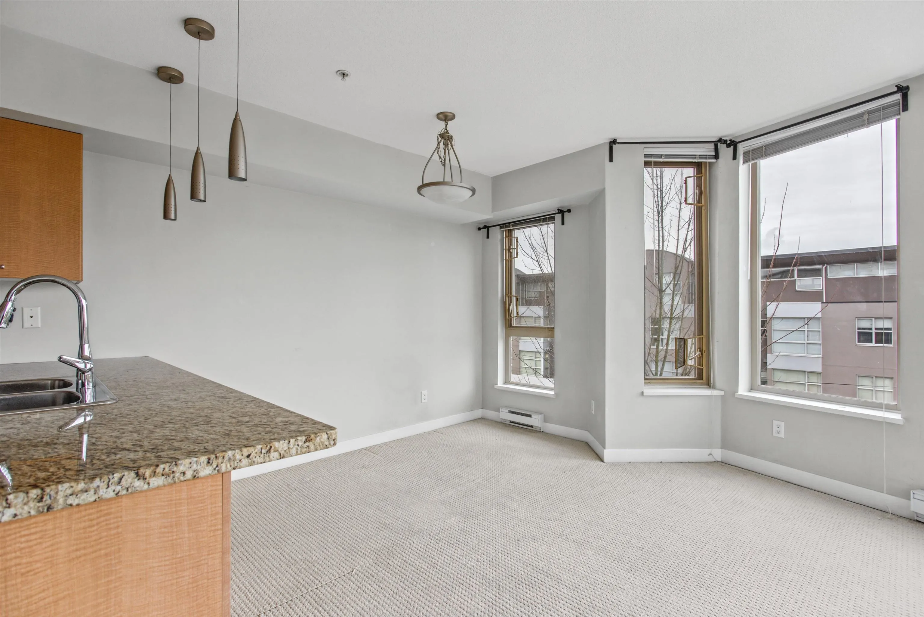 702 E King Edward Avenue #315