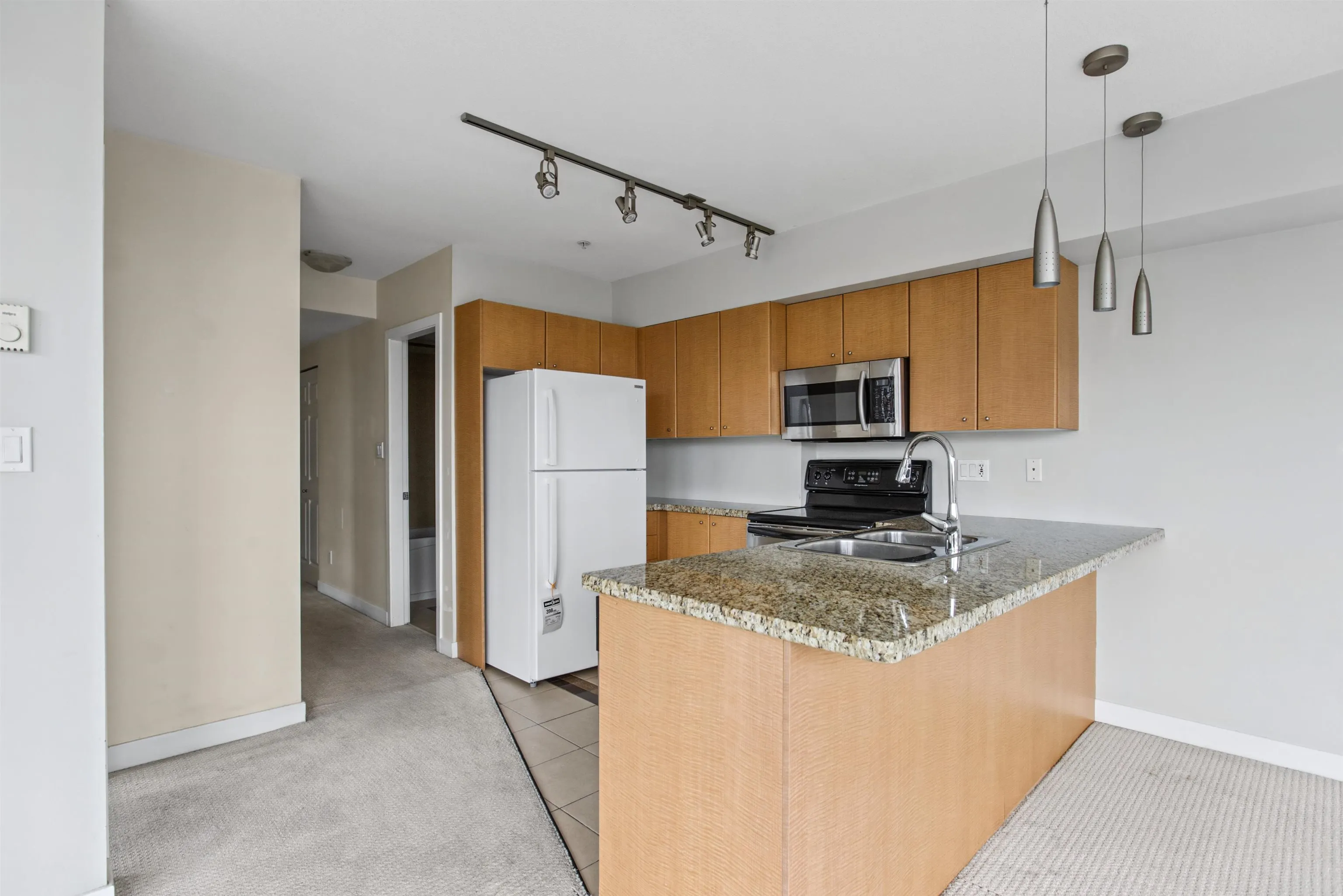 702 E King Edward Avenue #315