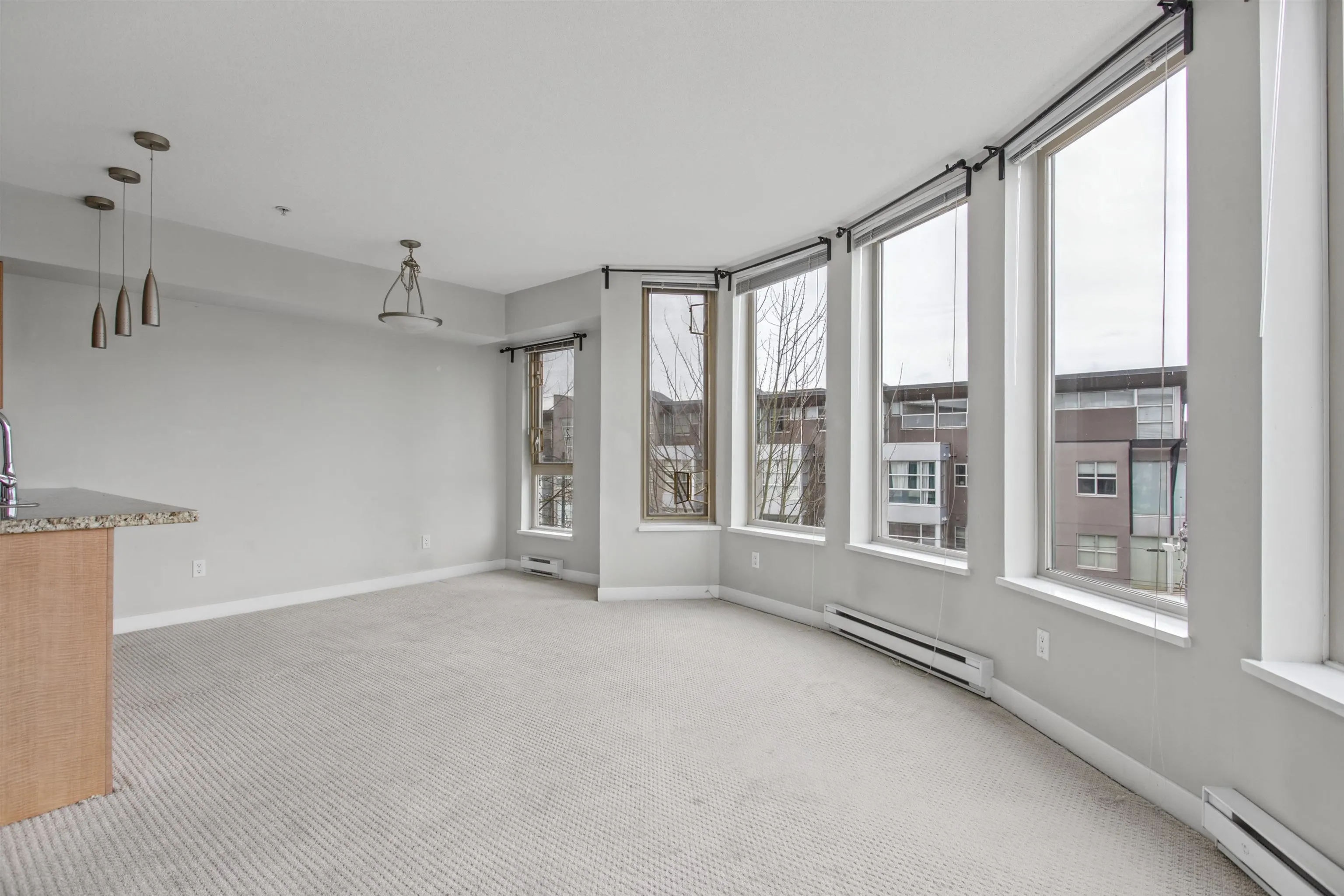 702 E King Edward Avenue #315