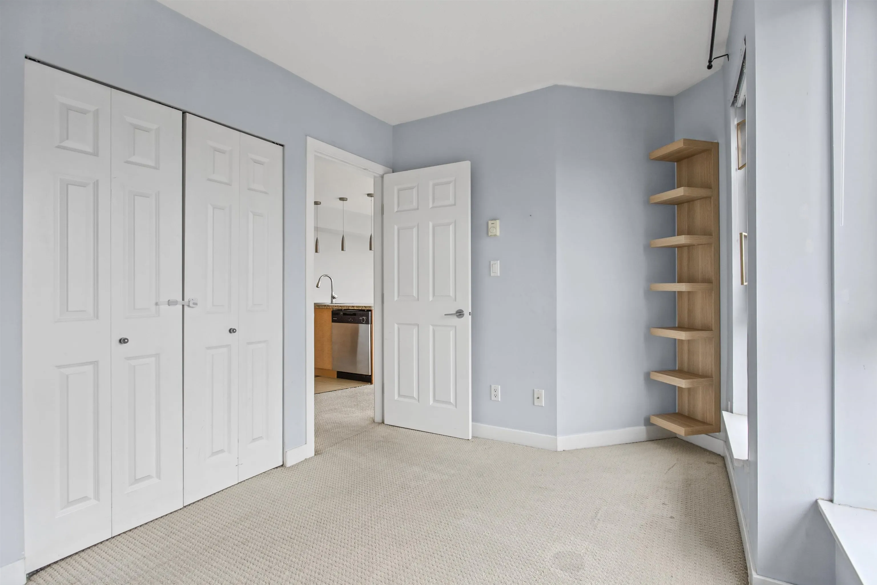 702 E King Edward Avenue #315