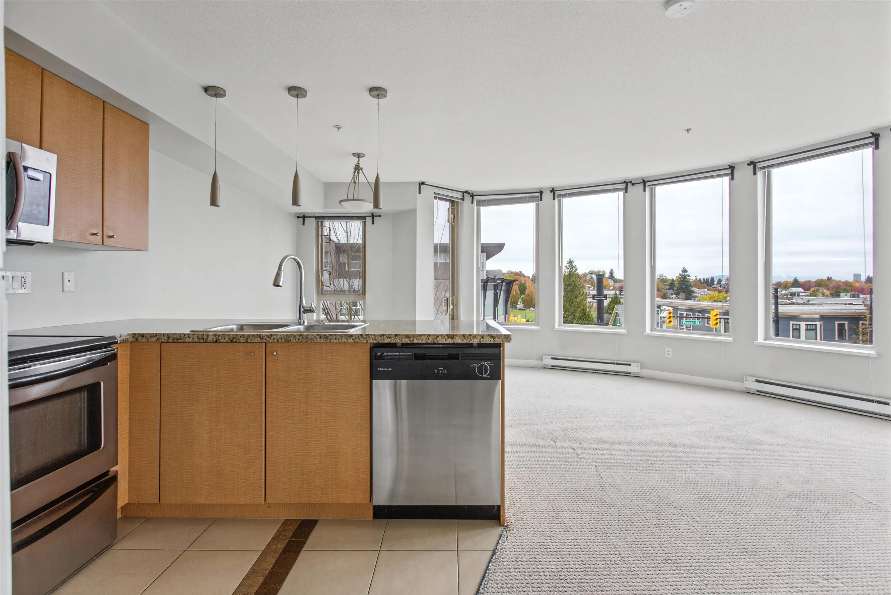 702 E King Edward Avenue #315