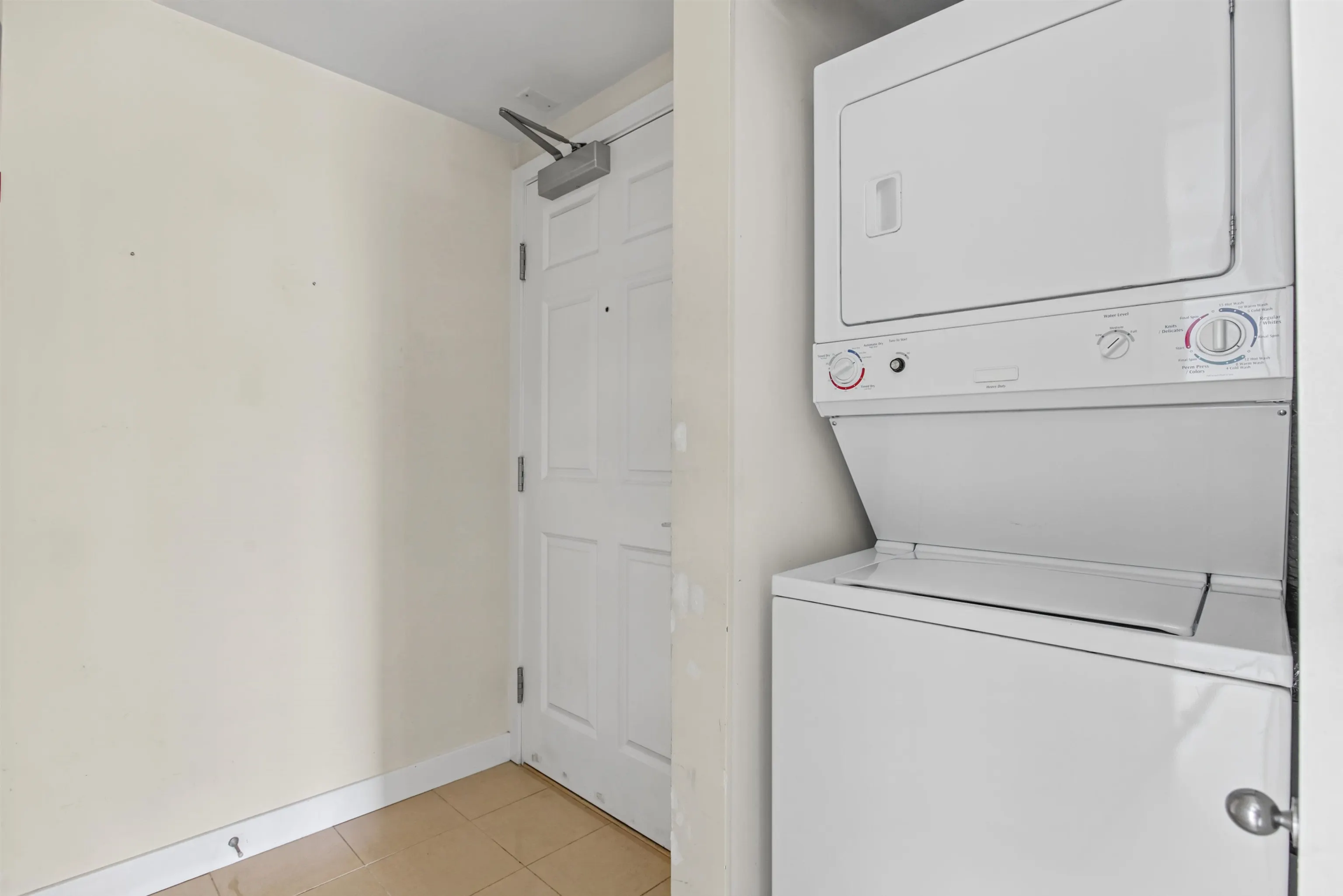 702 E King Edward Avenue #315