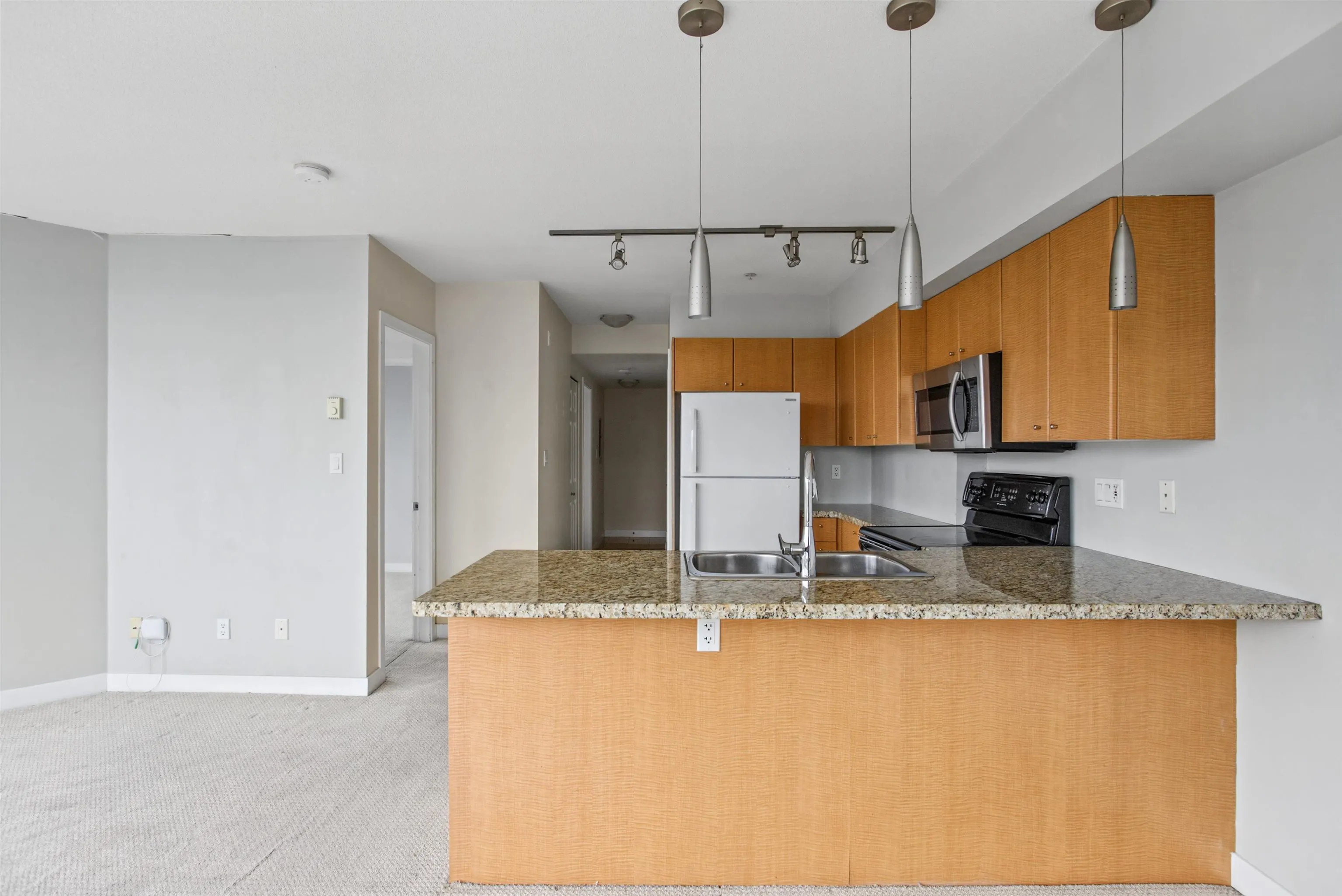 702 E King Edward Avenue #315
