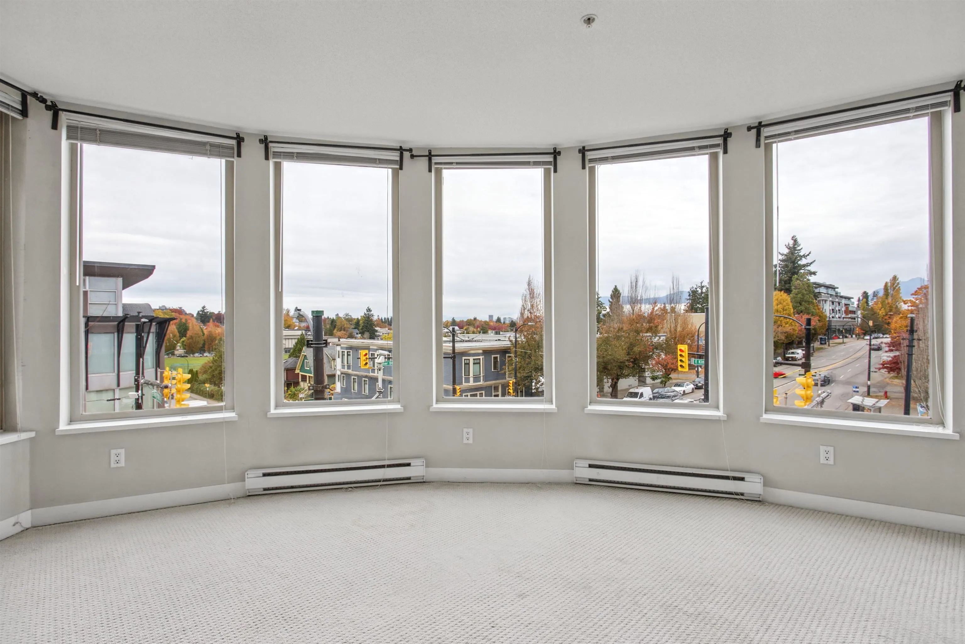 702 E King Edward Avenue #315
