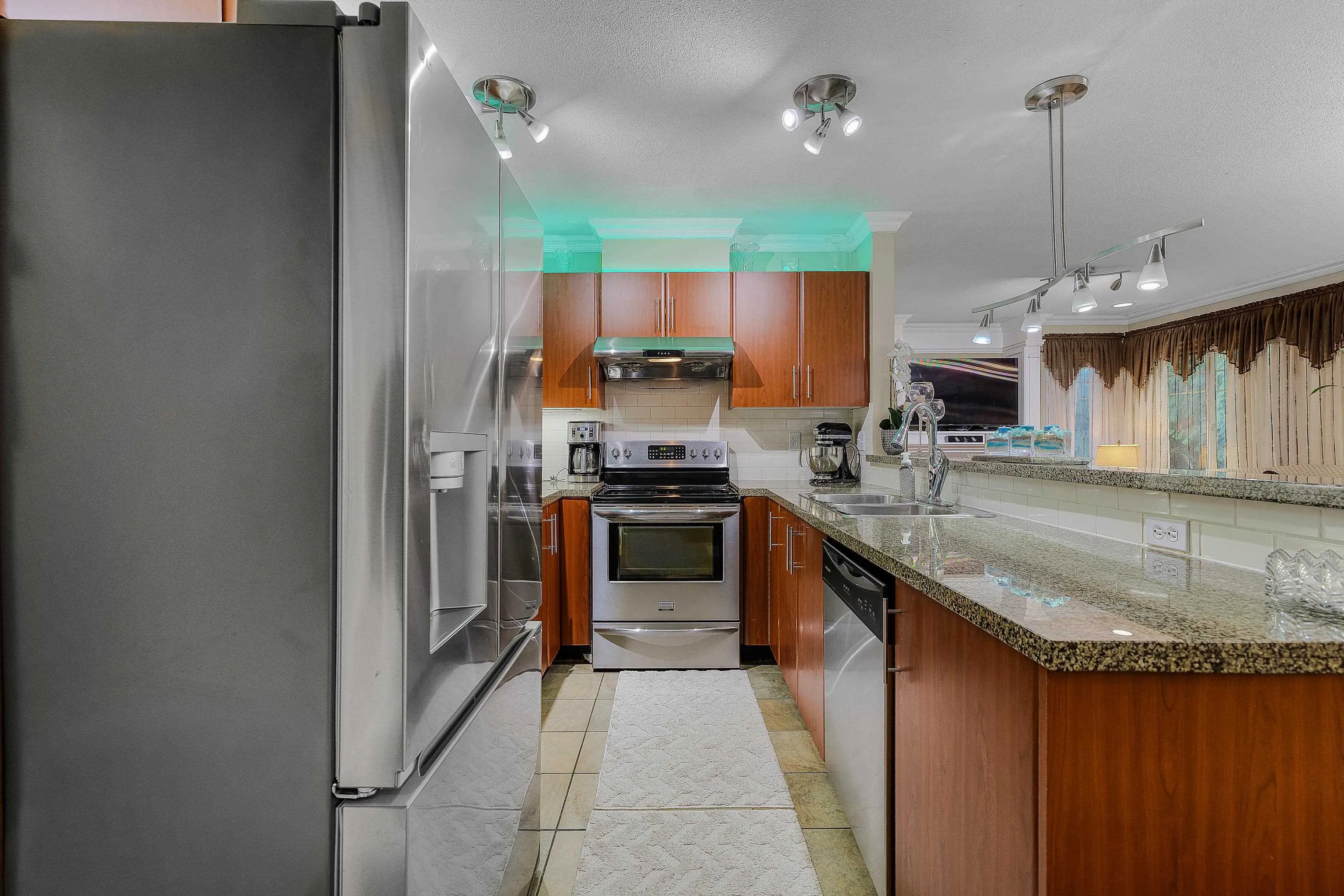 6110 138 Street #44