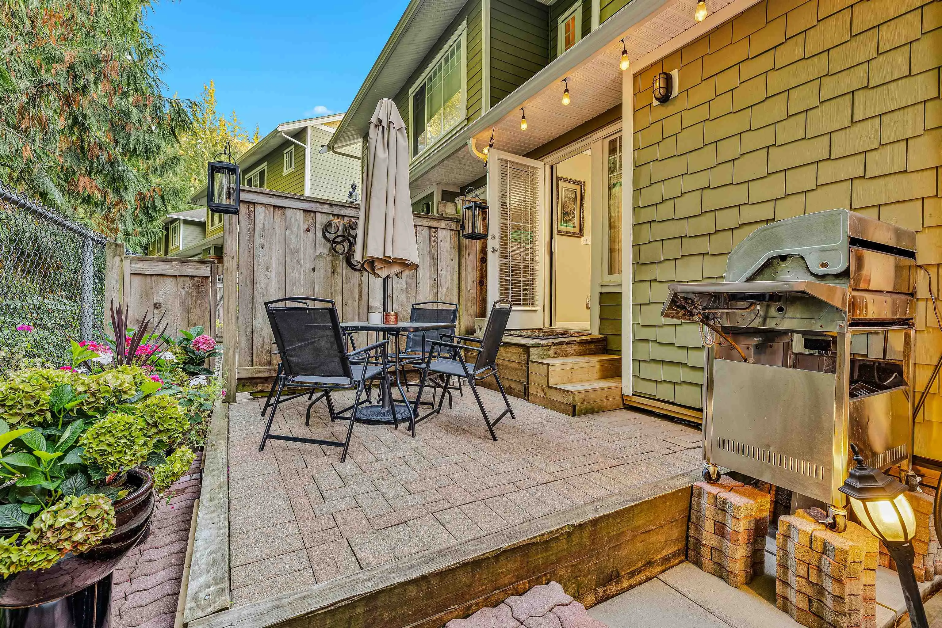 6110 138 Street #44