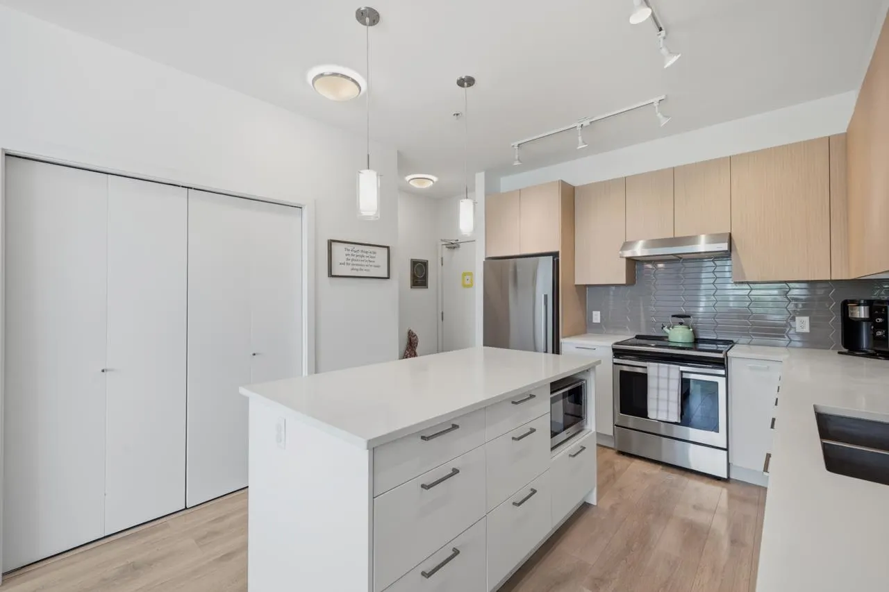 7809 209 Street #114