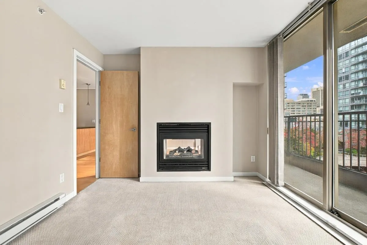 989 Richards Street #705