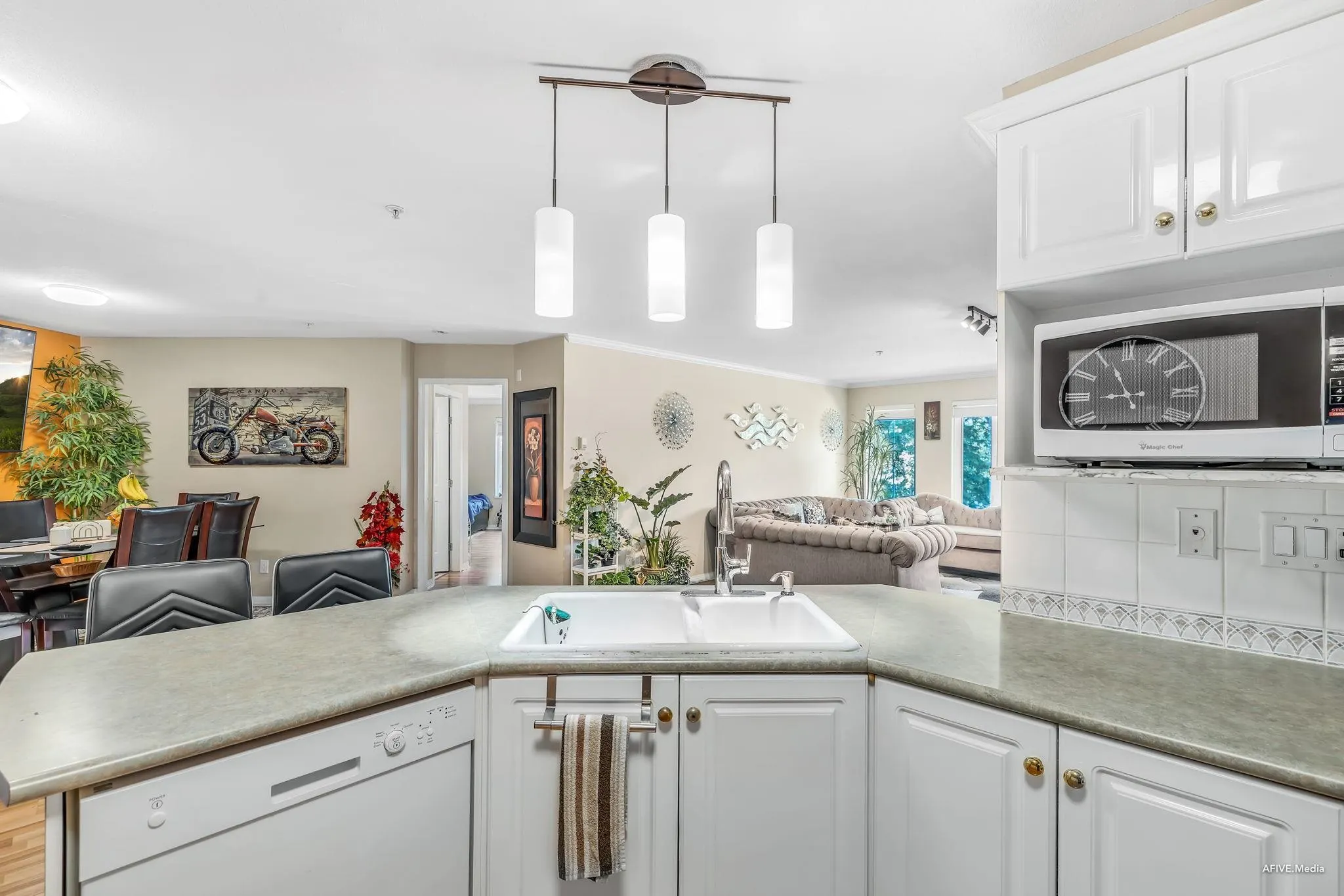 12125 75a Avenue #202