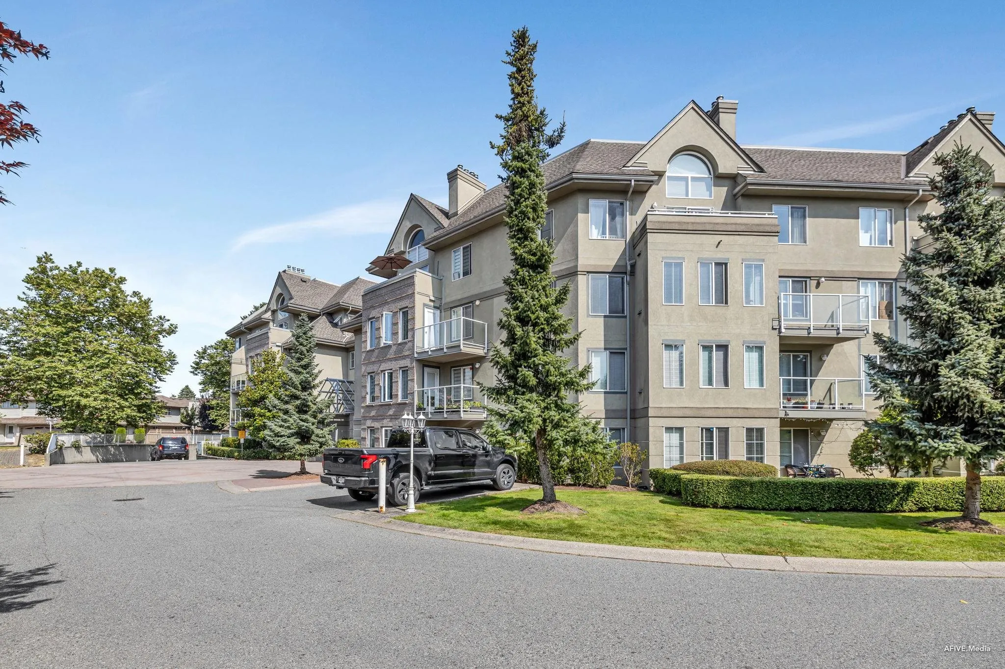 12125 75a Avenue #202