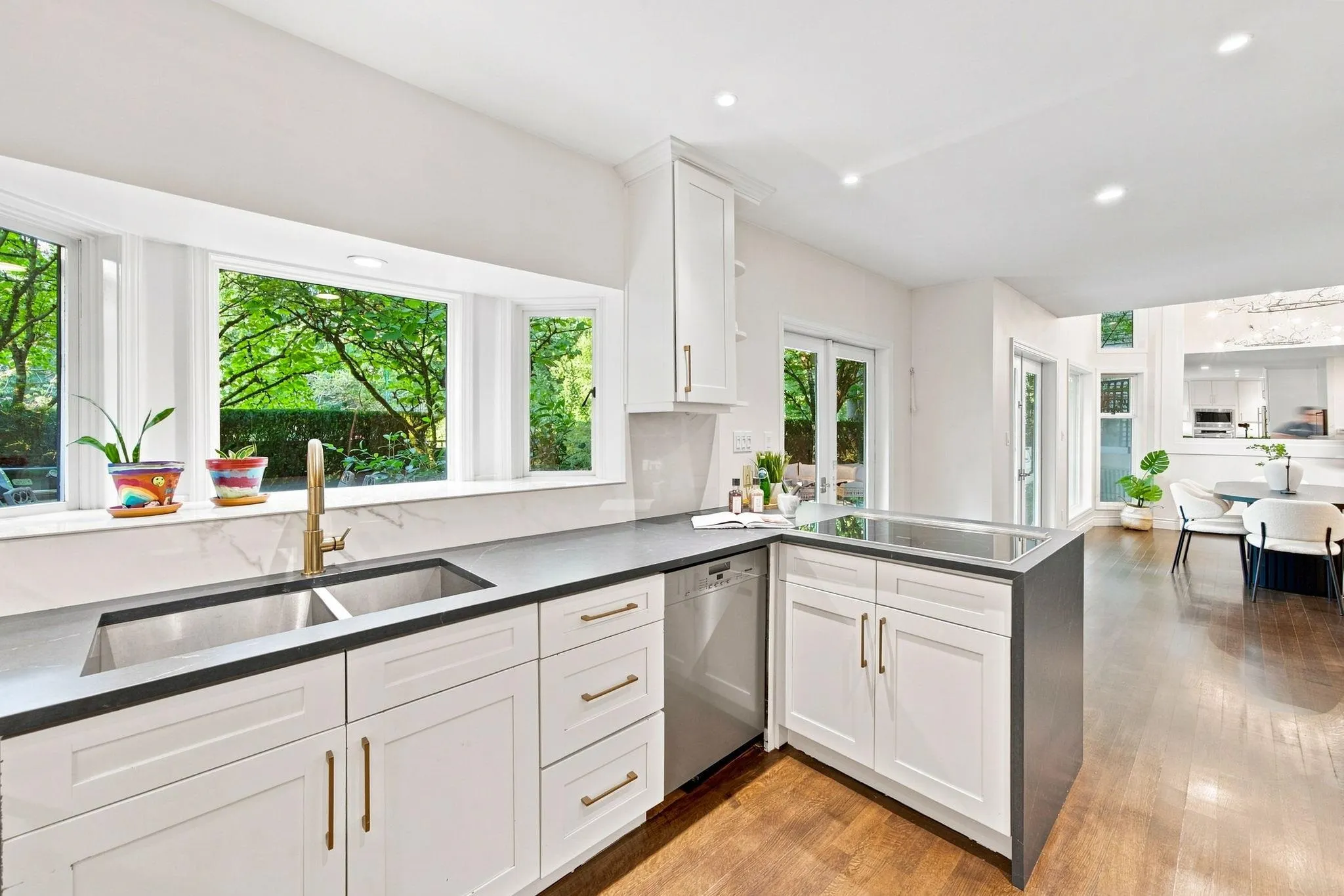 4245 Nautilus Close