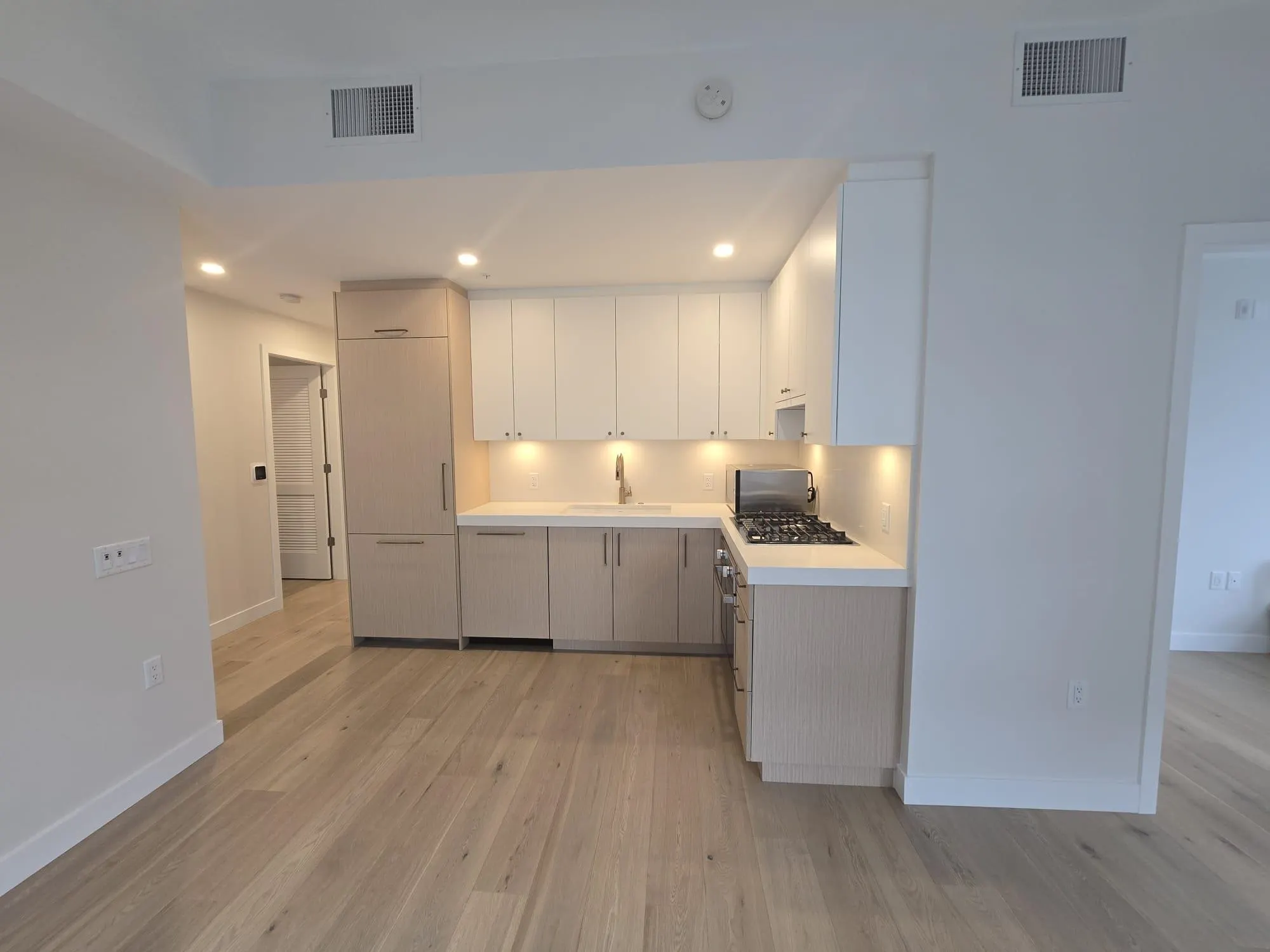 5007 Ash Street #302