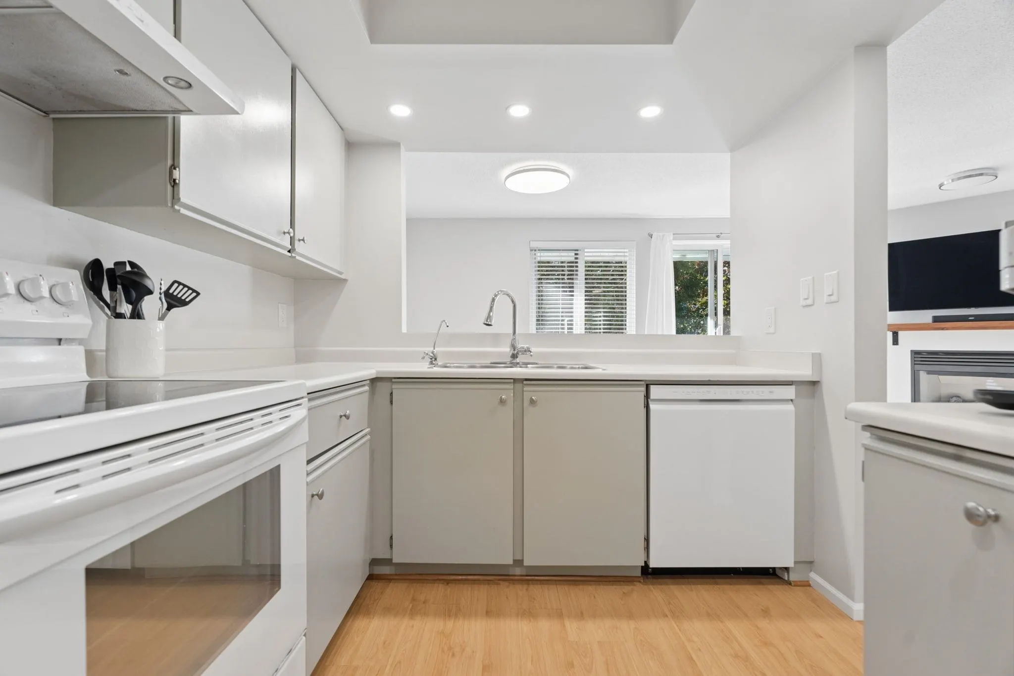 1949 W 8th Avenue #13