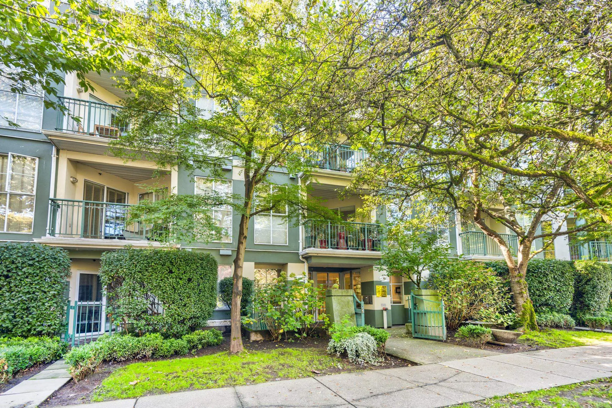 1928 Nelson Street #202