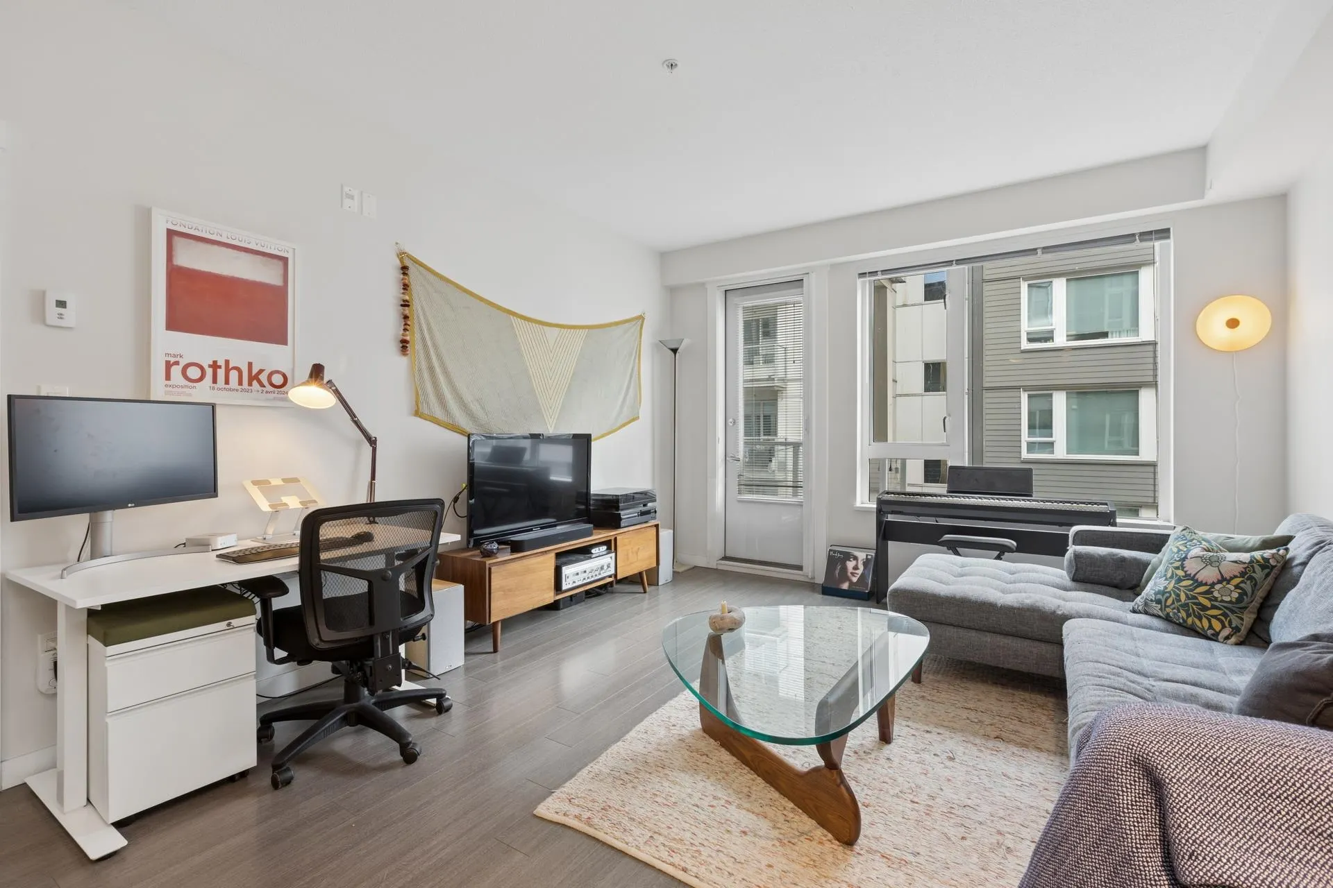 277 W 1st Street #301
