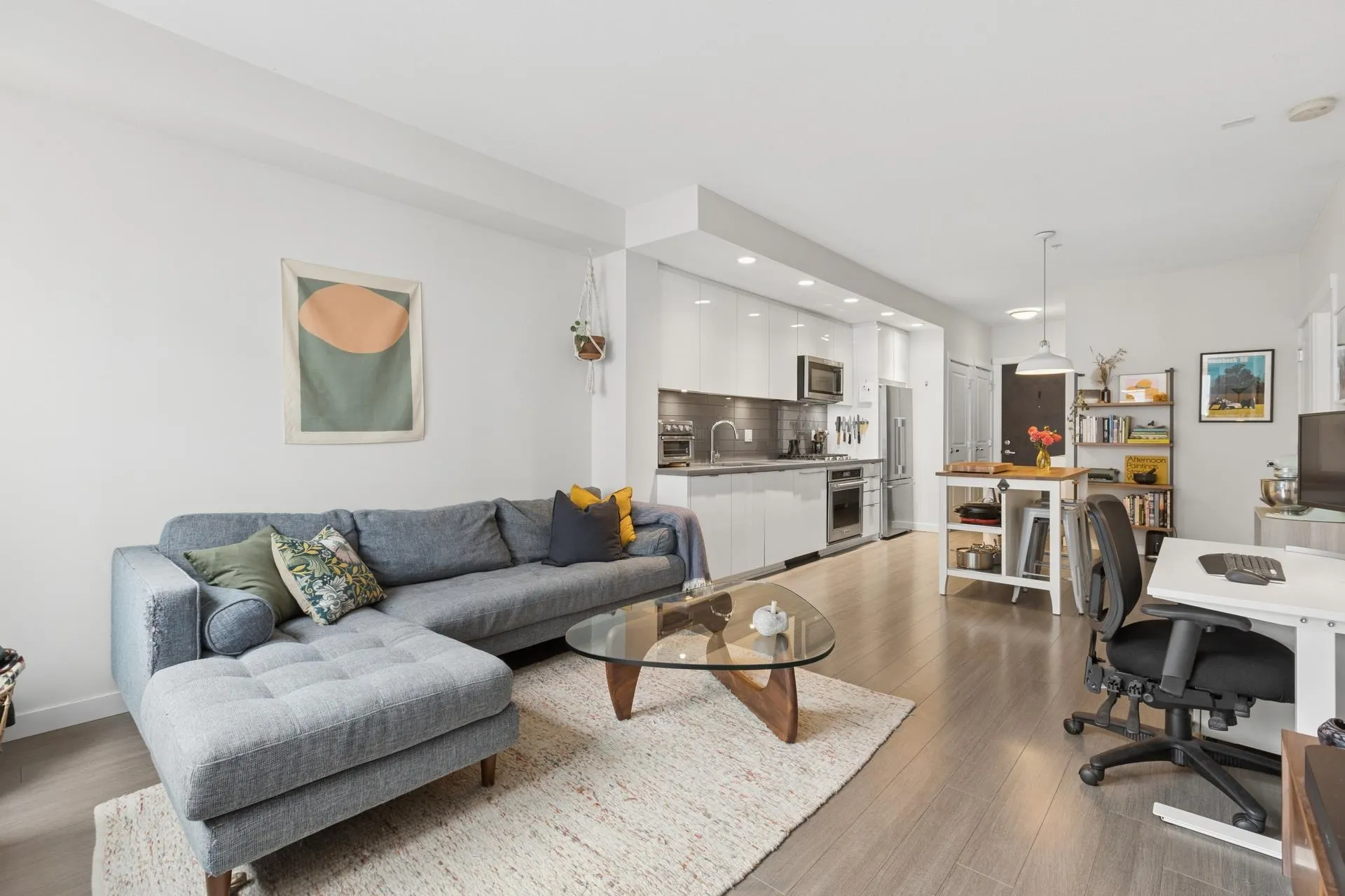 277 W 1st Street #301