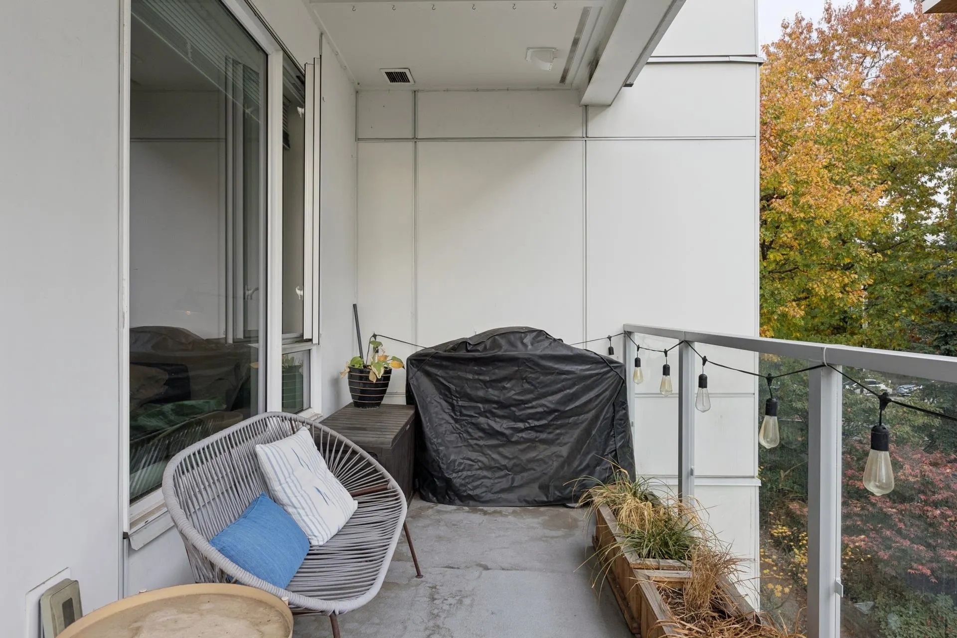 277 W 1st Street #301