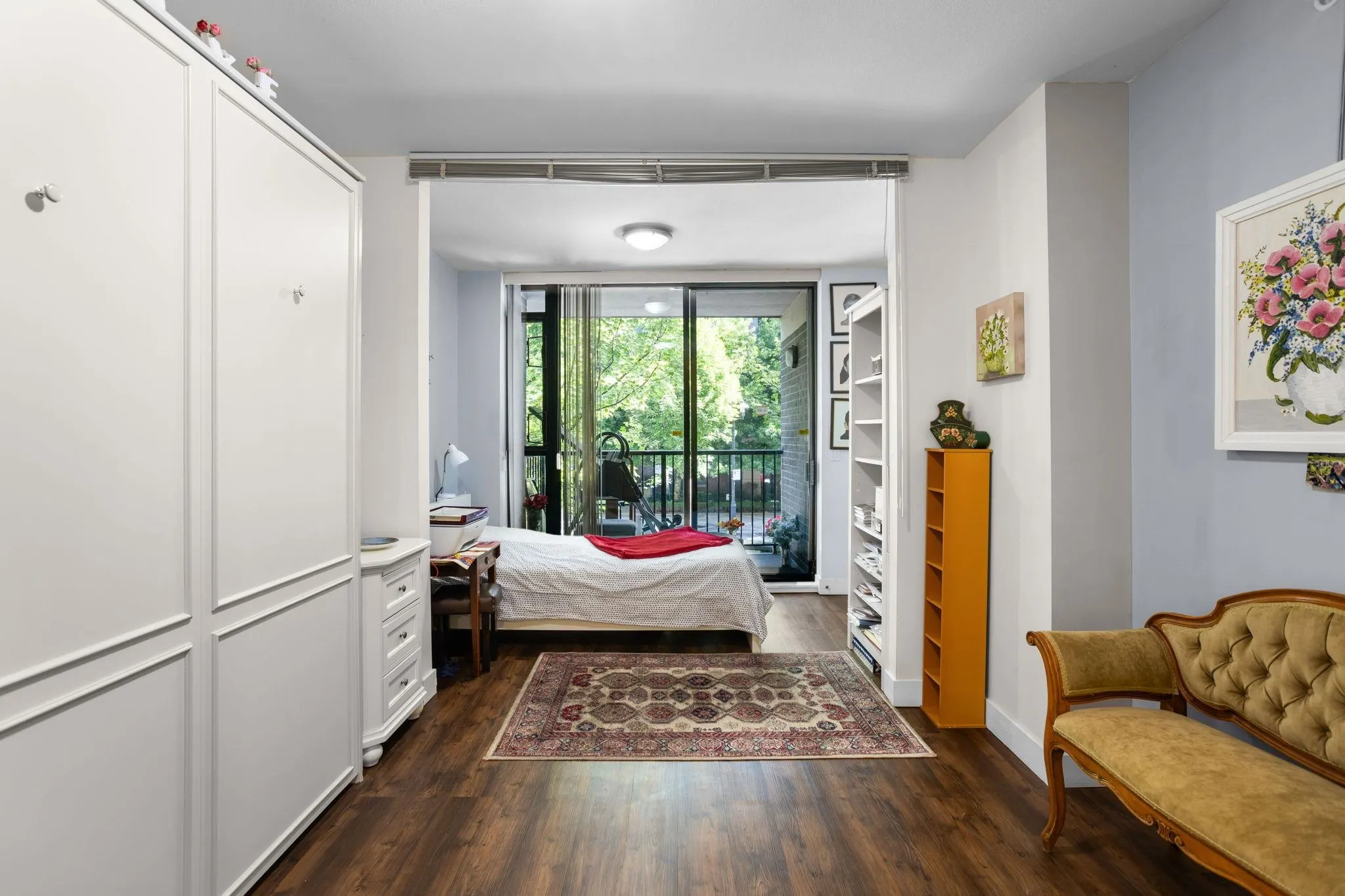 175 W 1st Street #205
