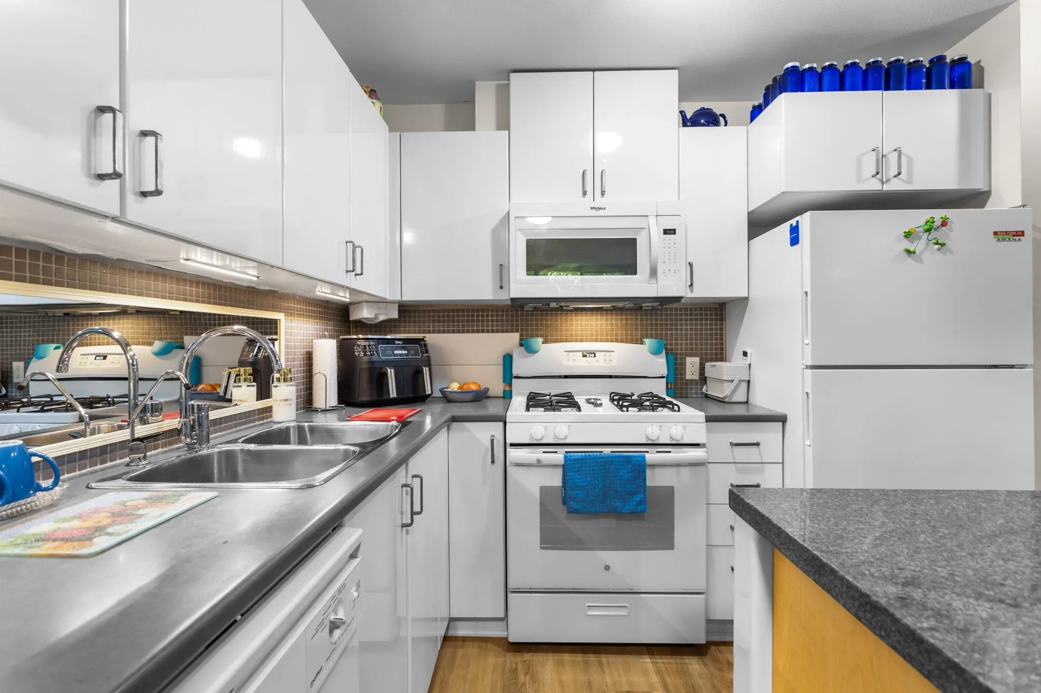 175 W 1st Street #205