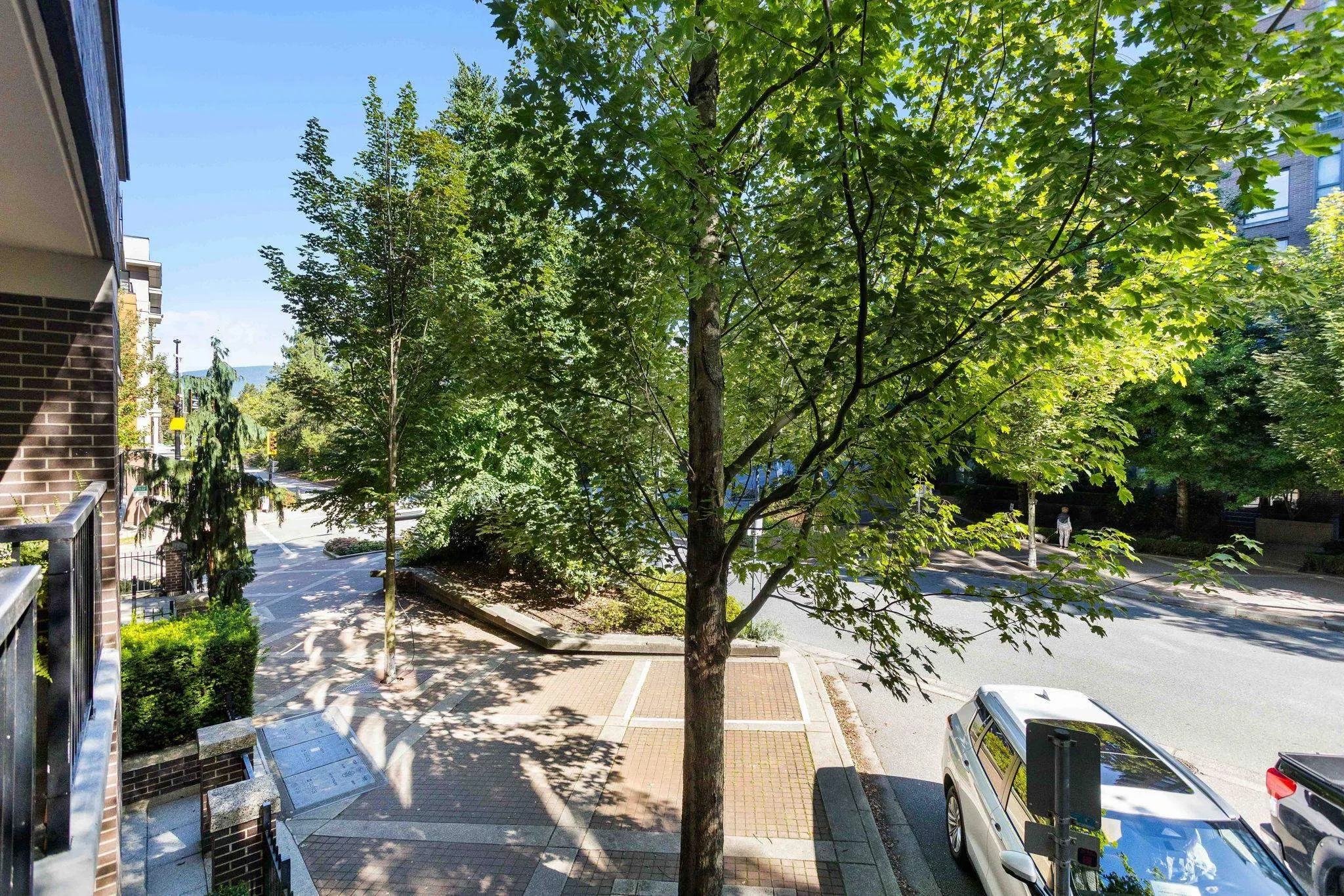 175 W 1st Street #205