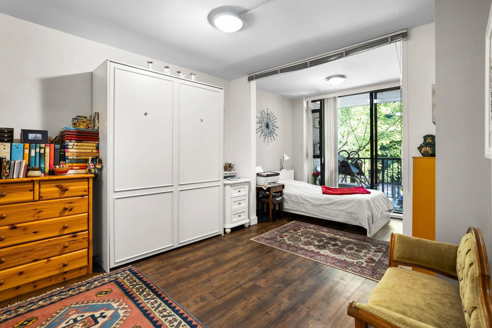 175 W 1st Street #205