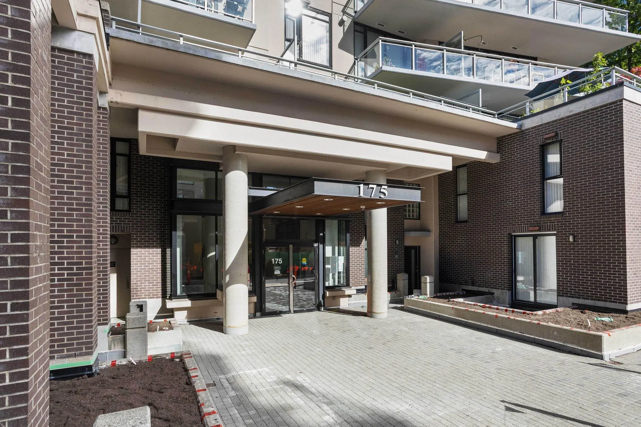 175 W 1st Street #205