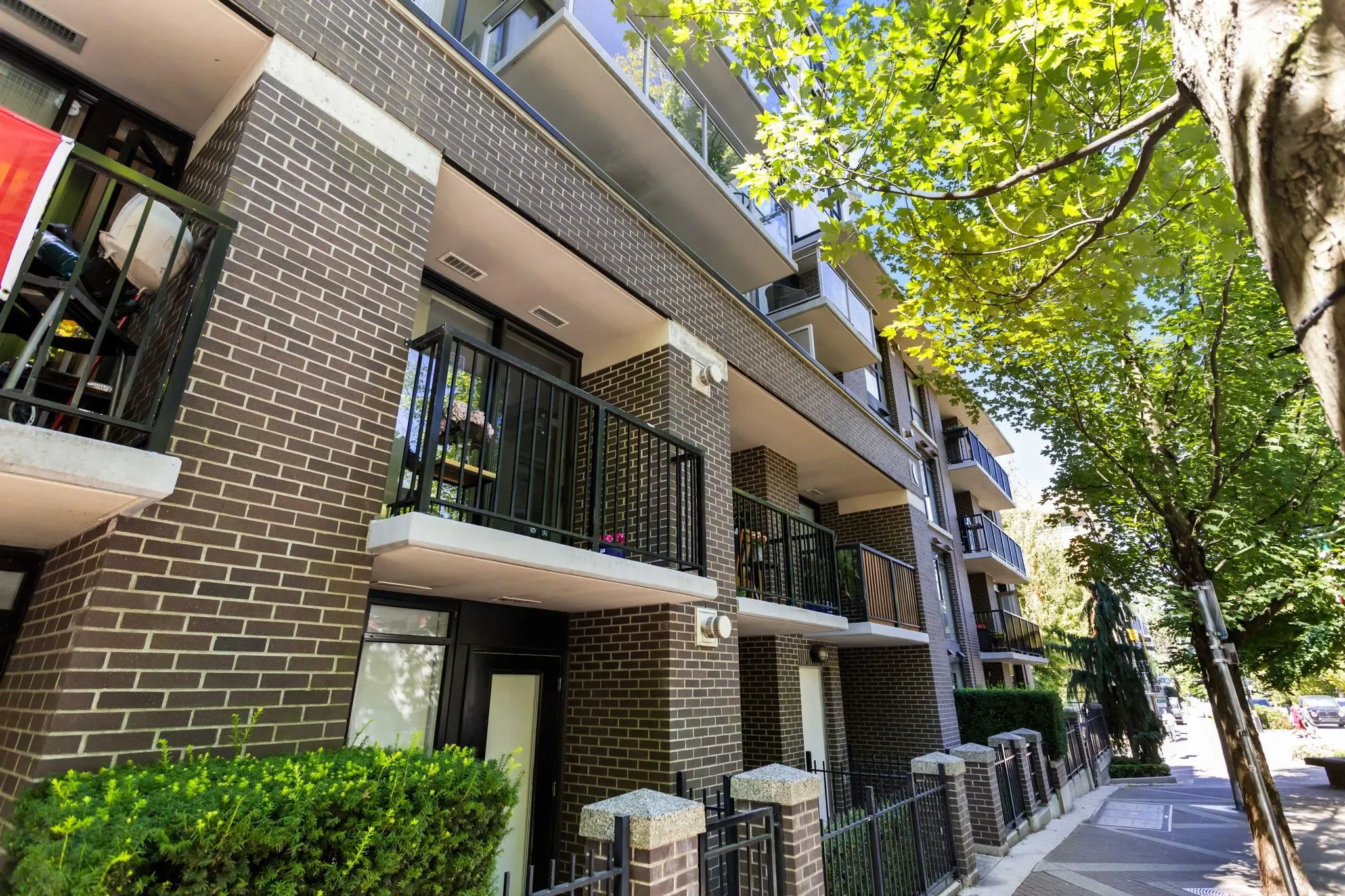 175 W 1st Street #205