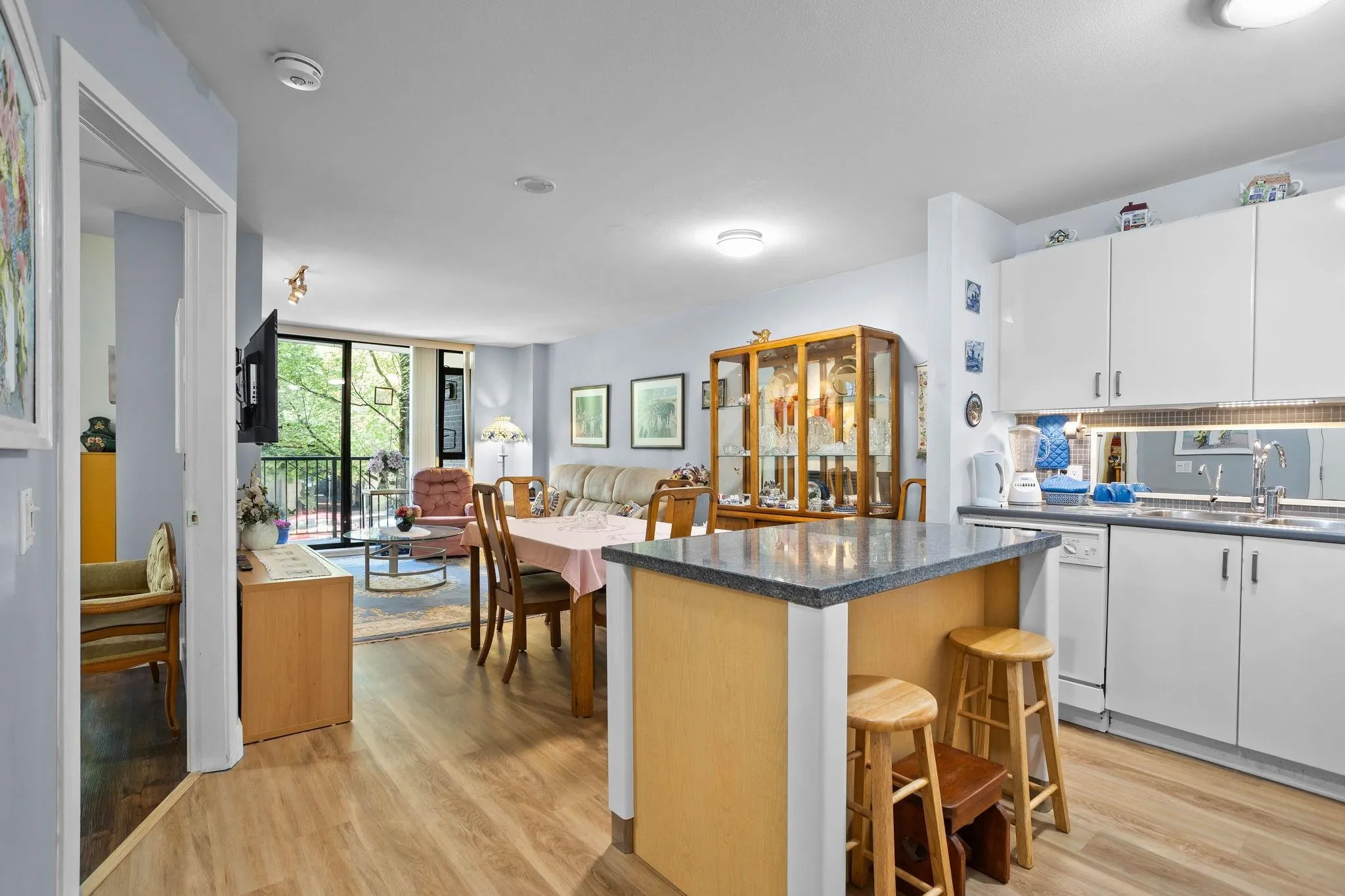 175 W 1st Street #205