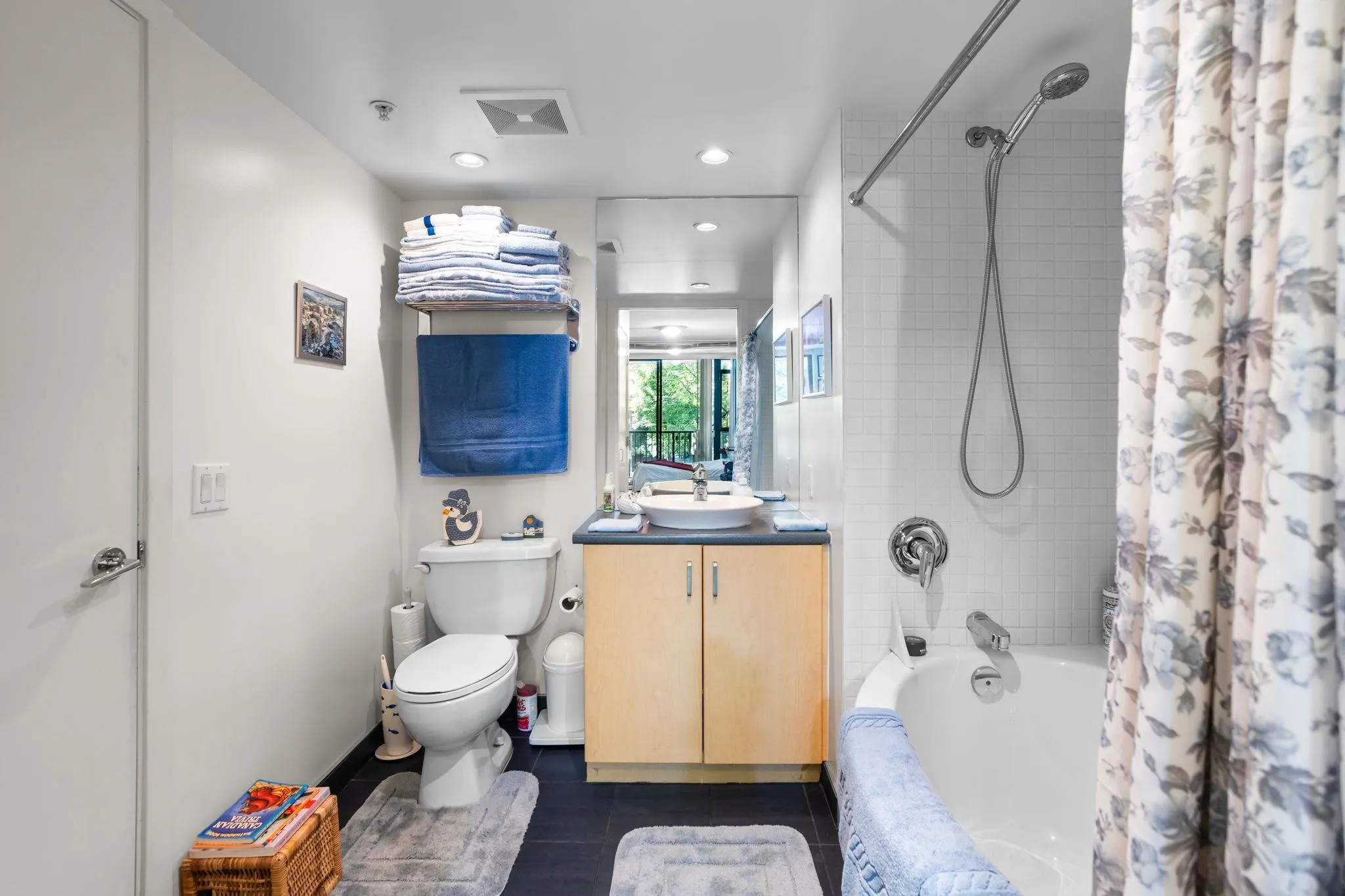 175 W 1st Street #205